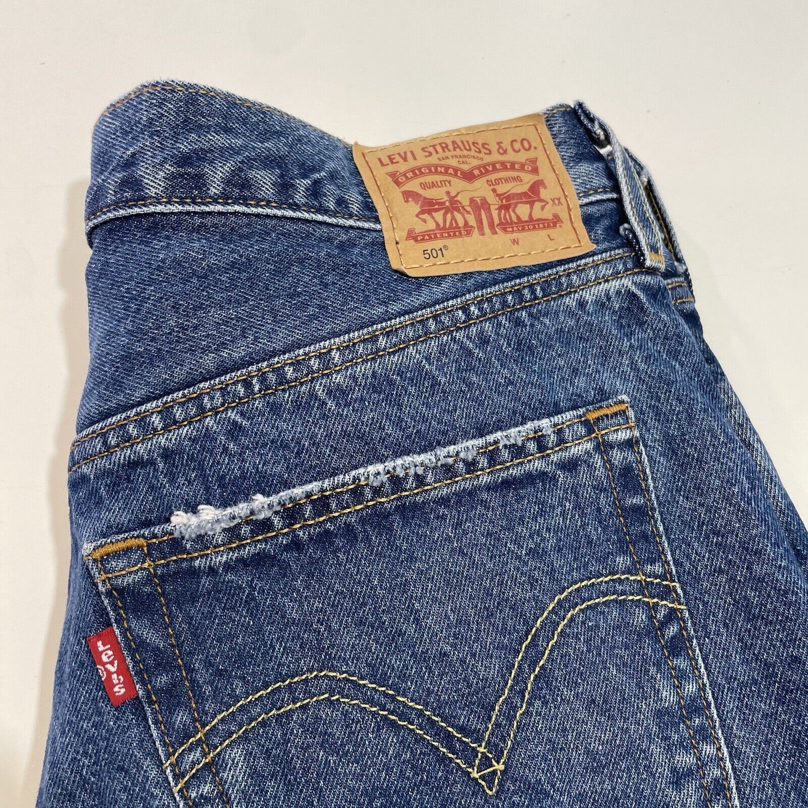 Levi's Levi’s Strauss Men’s 501 Jeans Button Fly Straight Leg Blue Size US 31 - 11 Thumbnail