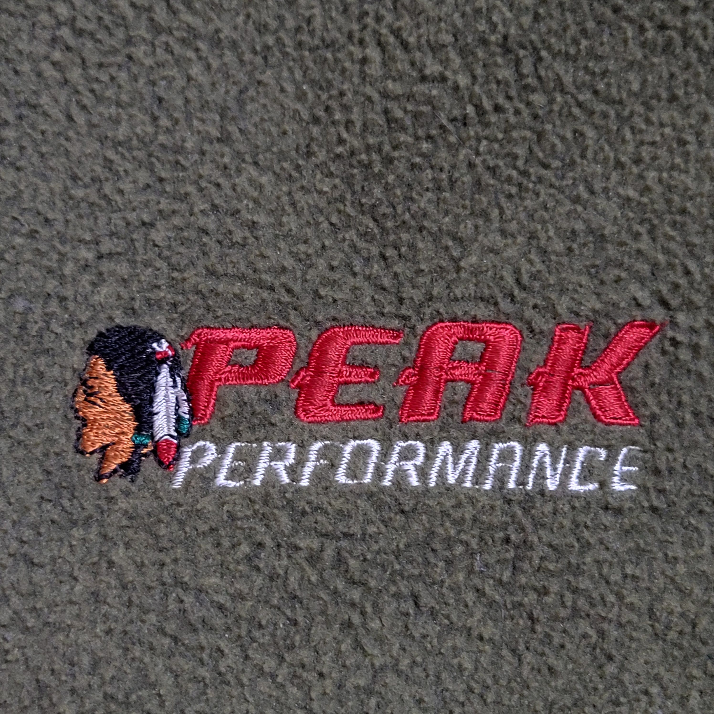 Peak Performance Vintage Peak Performance Sweatshirt.Size M but fit L.. Size US M / EU 48-50 / 2 - 2 Thumbnail