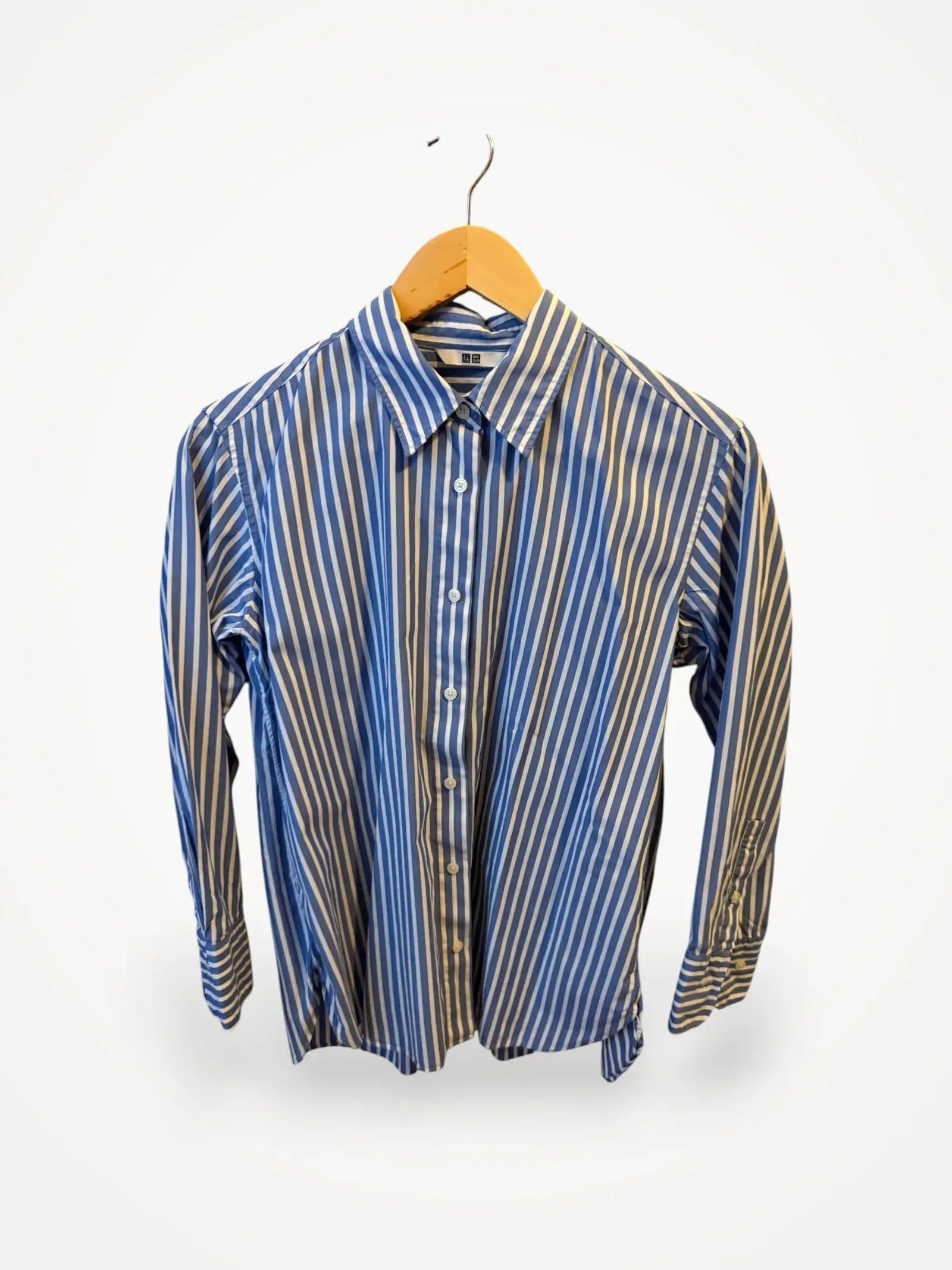 Uniqlo Uniqlo Shirt Size M / US 6-8 / IT 42-44 - 1 Thumbnail