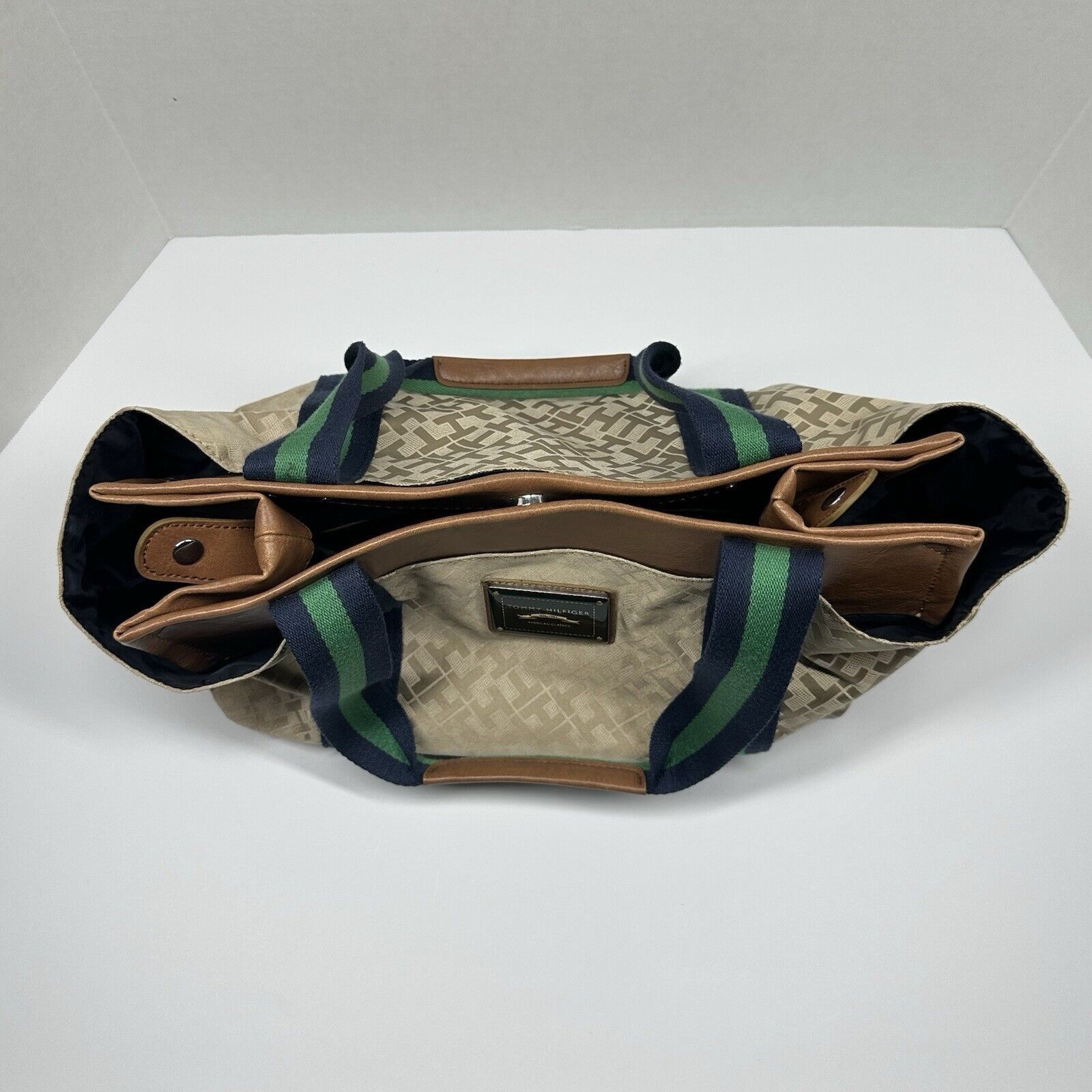 Tommy Hilfiger Tommy Hilfiger Beige with Green Navy Stripe Handbag Size ONE SIZE - 3 Thumbnail