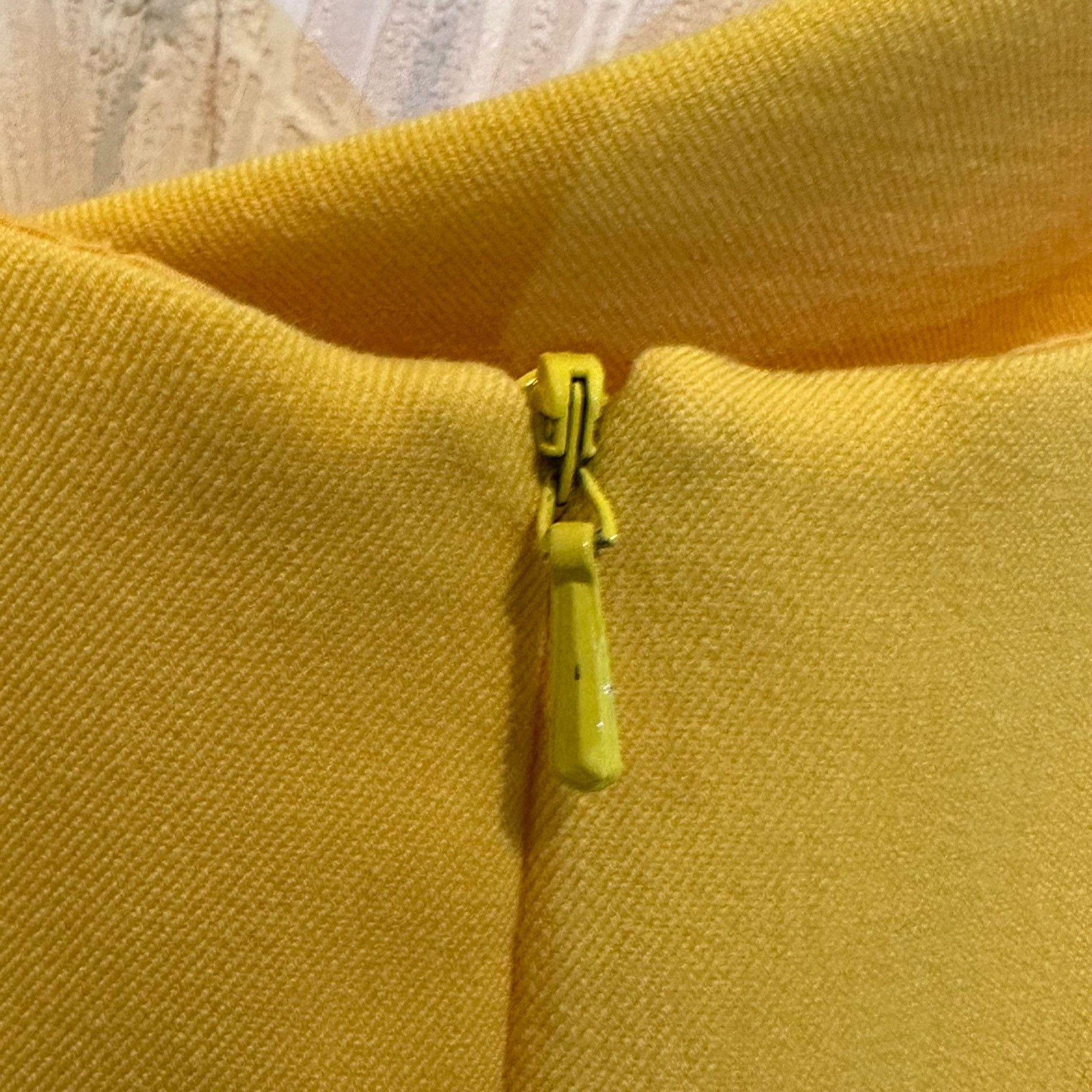 Black Halo ✨Black Halo Yellow Sheath Dress Cowl Neck Midi Business Offi Size S / US 4 / IT 40 - 8 Thumbnail