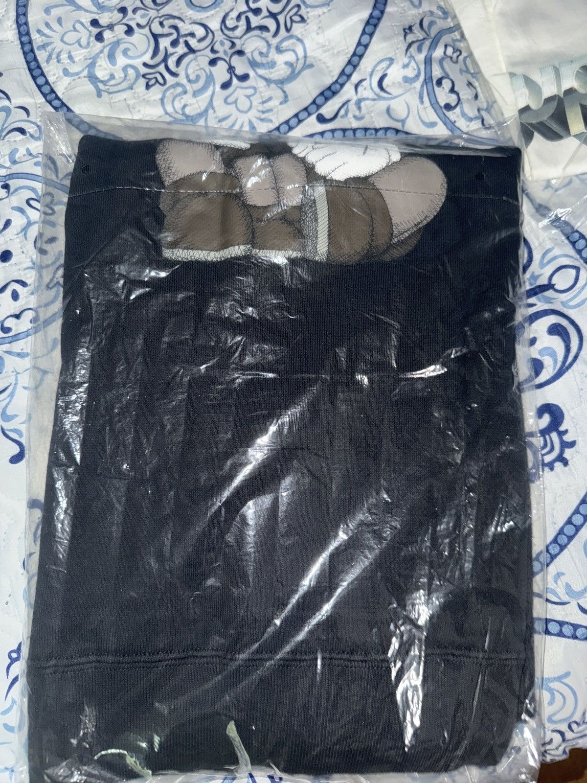 Kaws × Uniqlo Kaws x Uniqlo Long Sleeve Sweatshirt/Crewneck Size US L / EU 52-54 / 3 - 4 Thumbnail