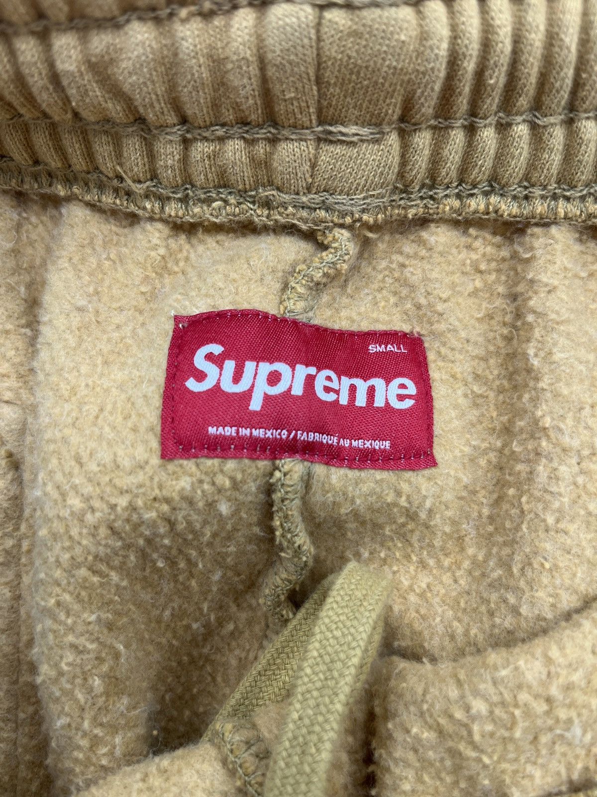 Supreme Supreme Overdyed Small Box Sweatshort "Sand" Size US 30 / EU 46 - 4 Thumbnail