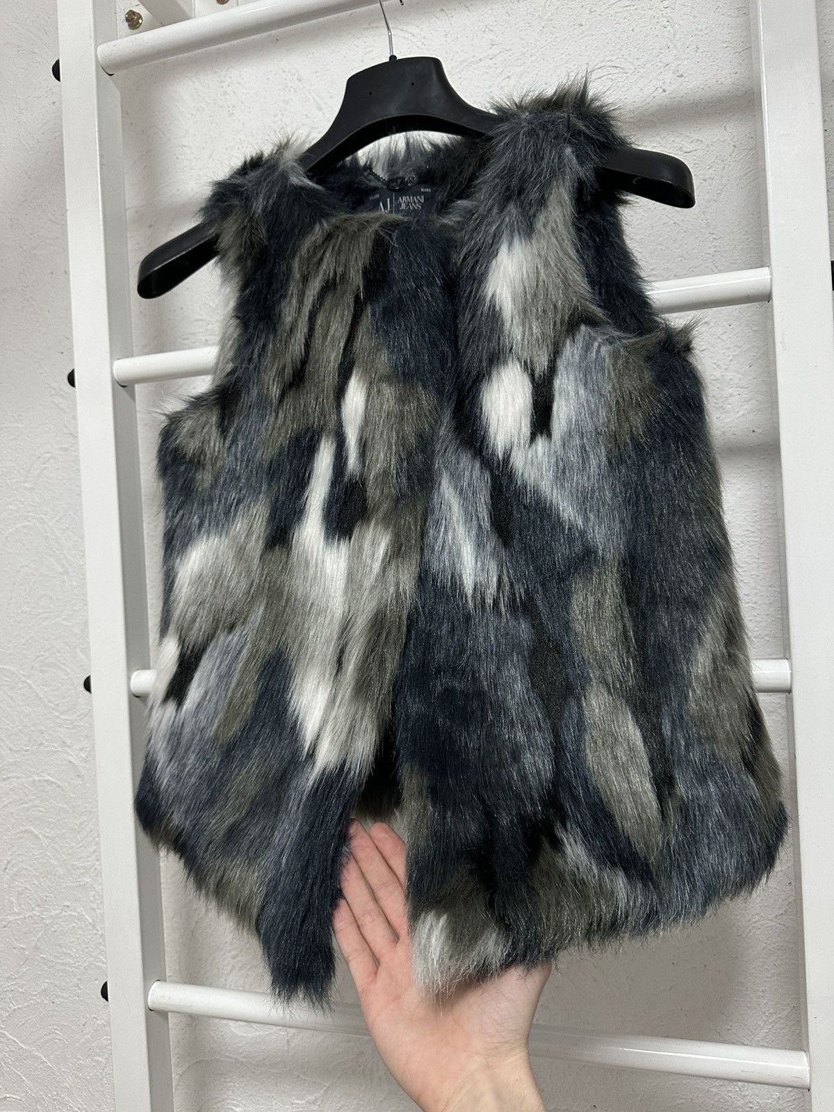 Armani × Japanese Brand Armani Jeans Faux Fur Vest M Size Hysteric Glamour Size M / US 6-8 / IT 42-44 - 3 Thumbnail