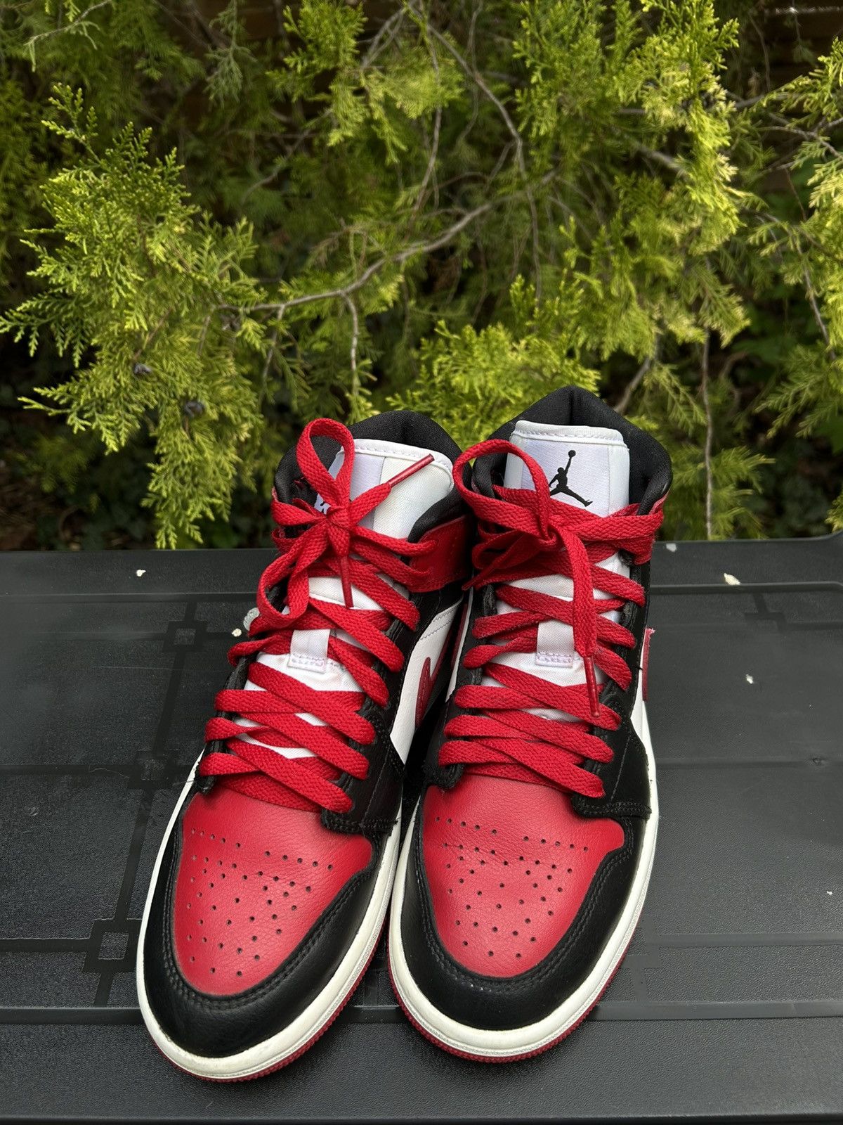 Jordan Brand Jordan 1 Mid "White Red Black" Women Size Us 5 Uk 4 Size US 6.5 / IT 36.5 - 6 Thumbnail