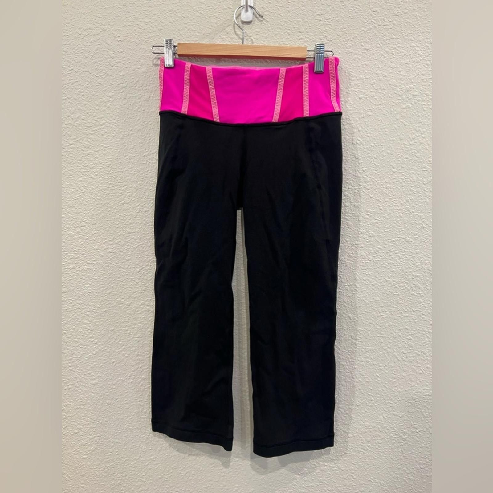 Lululemon Lululemon Cropped Leggings Yoga Pants Pink Black Size 6 Size 28" / US 6 / IT 42 - 1 Thumbnail