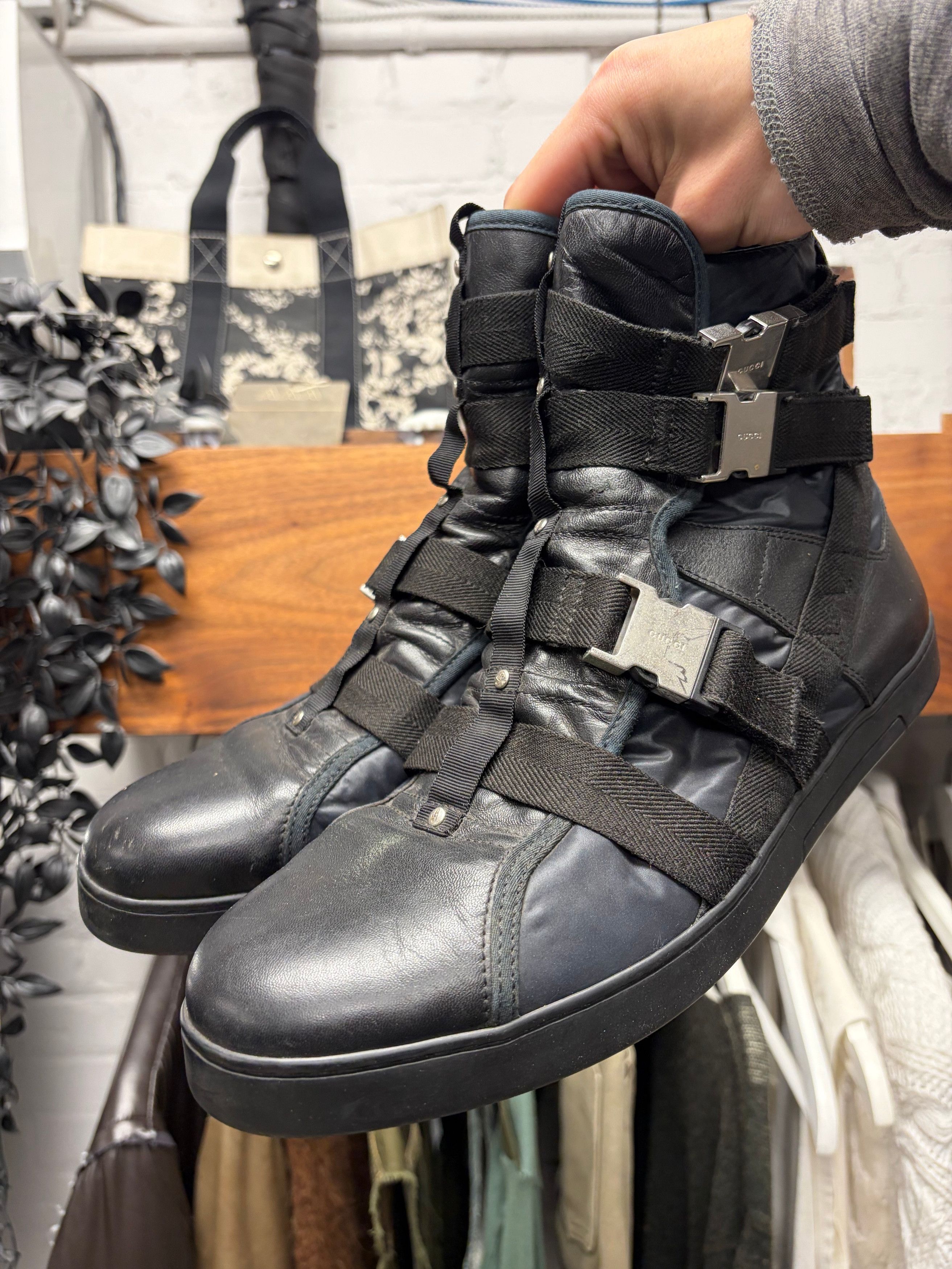 Gucci SS2010 Gucci by Frida Giannini ‘Buckle Closure’ Strapped High Top Leather Sneakers Size US 8 / EU 41 - 3 Thumbnail
