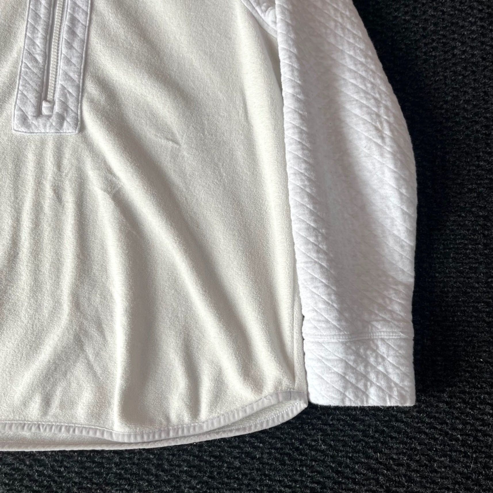 Vineyard Vines Vineyard Vines Womens Small White Fleece Quilted Sleeve Quarter Zip Pullover Size S / US 4 / IT 40 - 2 Thumbnail