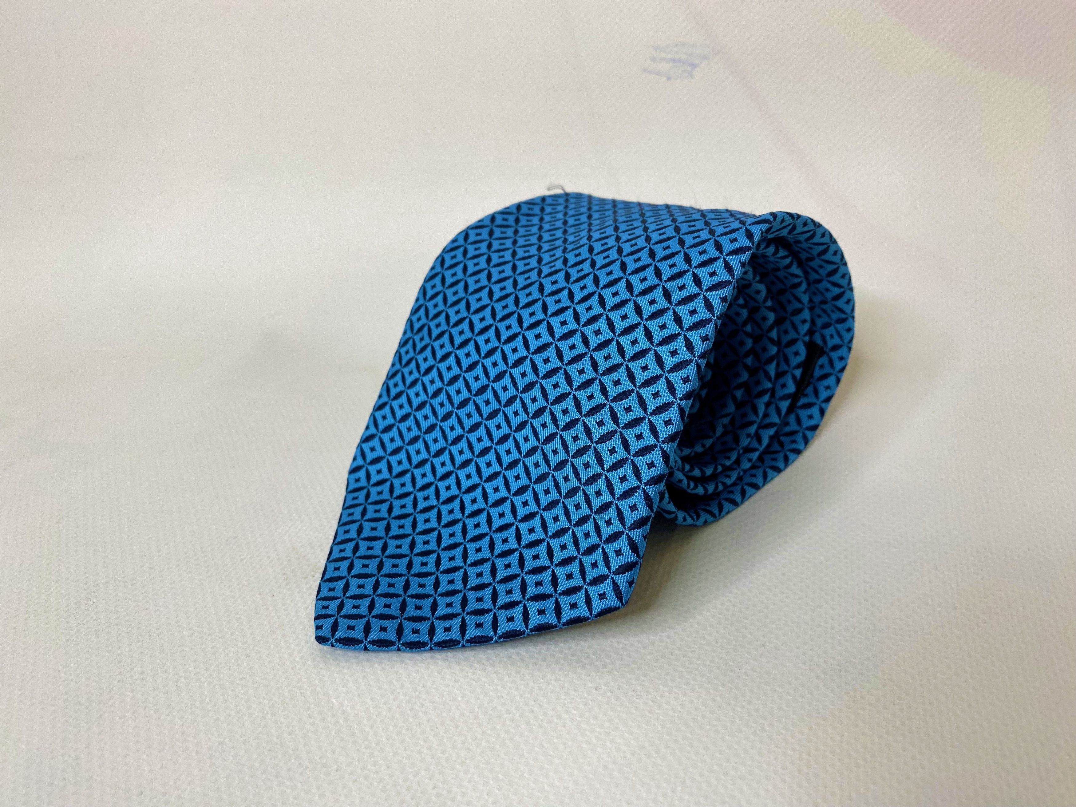 Christian Dior Monsieur CHRISTIAN DIOR BLUE GEOMETRIC SILK TIE 100% SILK LUXURY TIE Size ONE SIZE - 1 Thumbnail