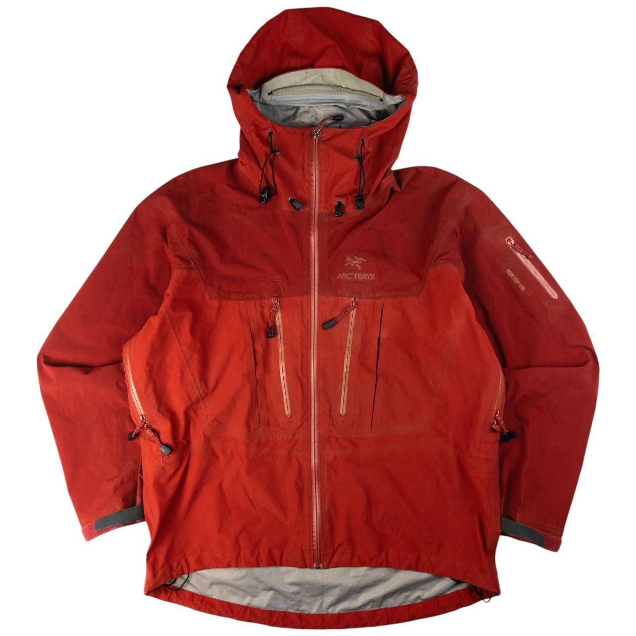 Arc'teryx Arc'teryx Alpha SV 24k Gold in Size M | Grailed