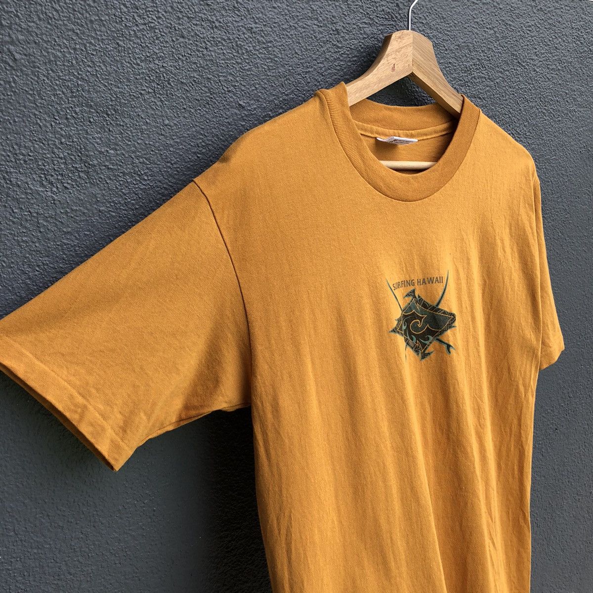Anvil Vintage 90s Surfing Hawaii Tshirt Size US M / EU 48-50 / 2 - 11 Thumbnail