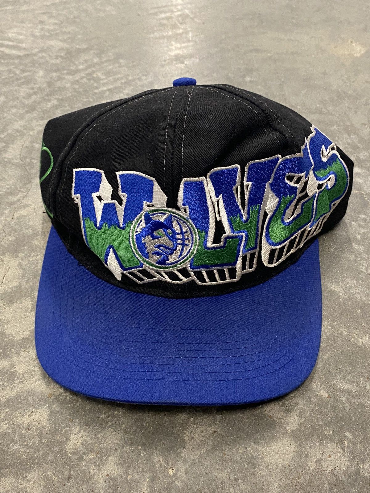 Other × Vintage Vtg Drew Pearson Minnesota Timberwolves Black Dome Graffiti Size ONE SIZE - 1 Thumbnail