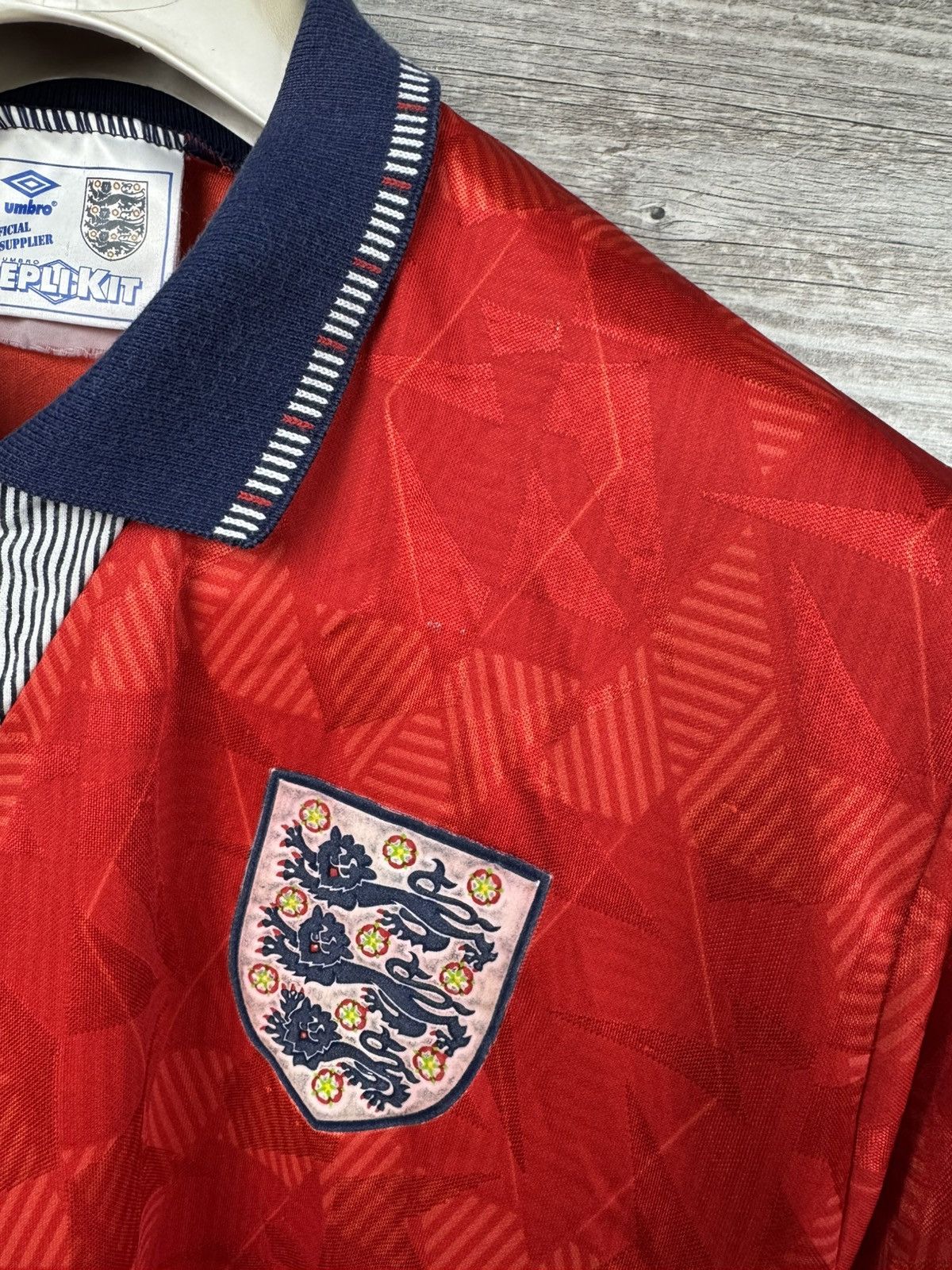 Umbro ARCHIVE RARE ENGLAND 1990-1992 ORIGINAL VTG JERSEY Size L Size US L / EU 52-54 / 3 - 6 Thumbnail