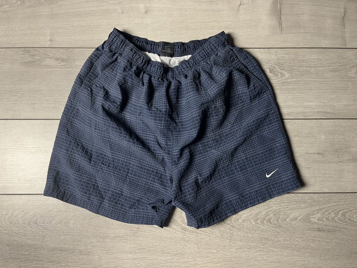 Nike Vintage Nike shorts swoosh 2000s size XLarge Size US 36 / EU 52 - 1 Thumbnail