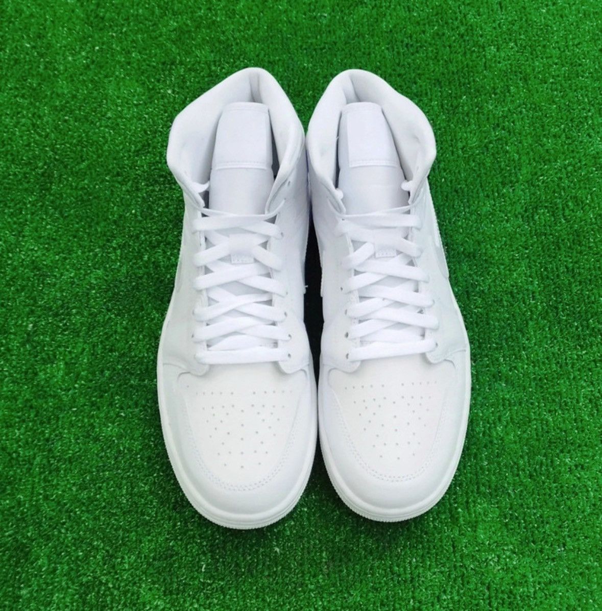 Jordan Brand Shoes Air Jordan 1 Mid Size US 11 / EU 44 - 2 Thumbnail