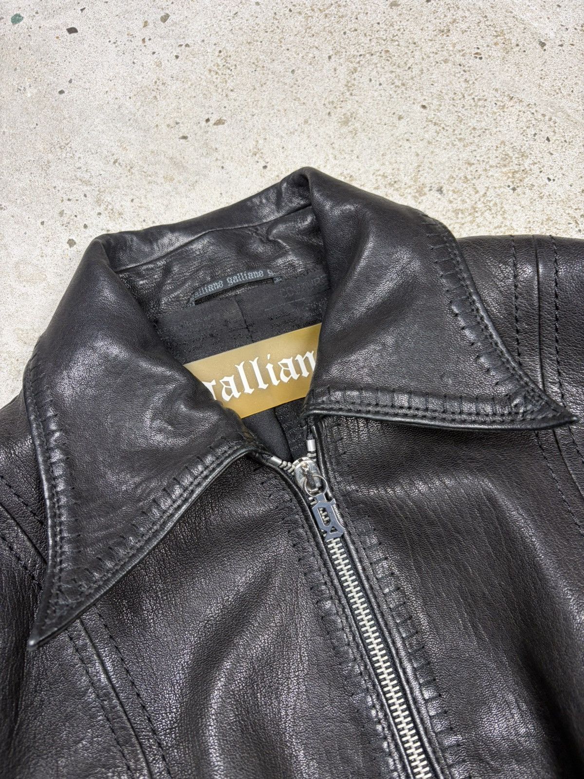 John Galliano John Galliano 2000s Black Embroidery Leather Bomber Jacket Size M / US 6-8 / IT 42-44 - 13 Thumbnail