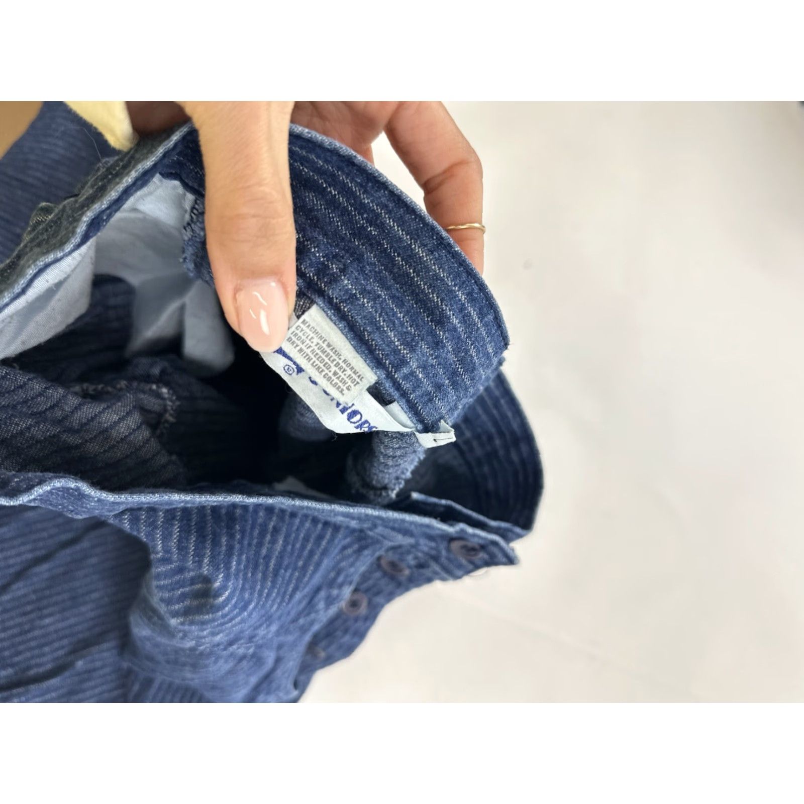 Levi's VINTAGE Levi's Jeans Womens 24 Blue Pleated Denim 70s USA Size 42" / US 20 - 7 Thumbnail