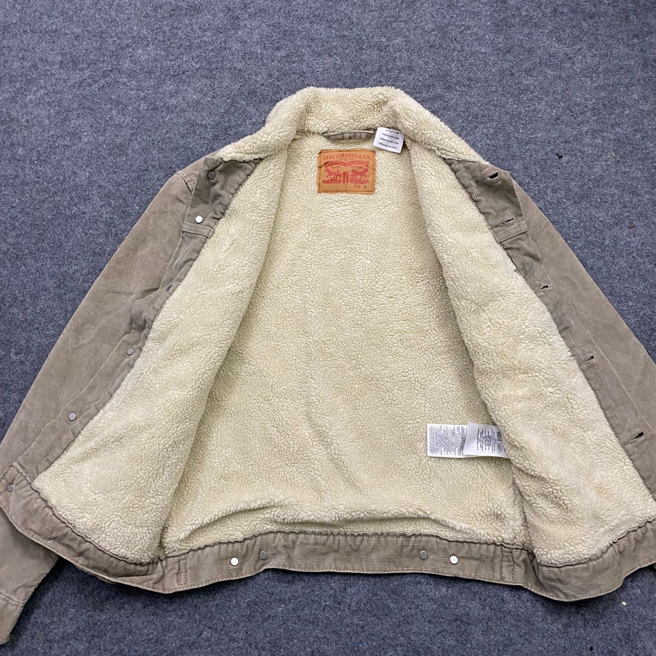 Levi's Vintage Clothing Vintage Levis Fur Corduroy Jacket Size US S / EU 44-46 / 1 - 3 Thumbnail