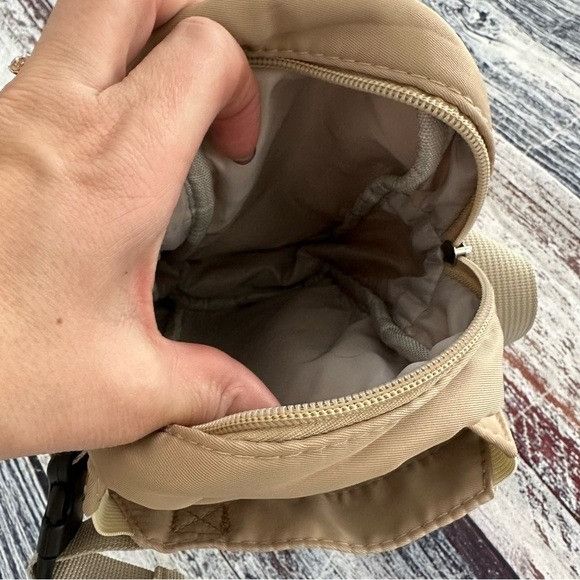 Fabletics Fabletics Beige Nylon Purse Bag Size ONE SIZE - 5 Thumbnail