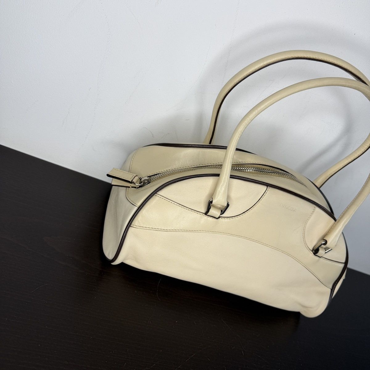 Prada Prada Vintage Leather Bag Beige Size ONE SIZE - 2 Thumbnail