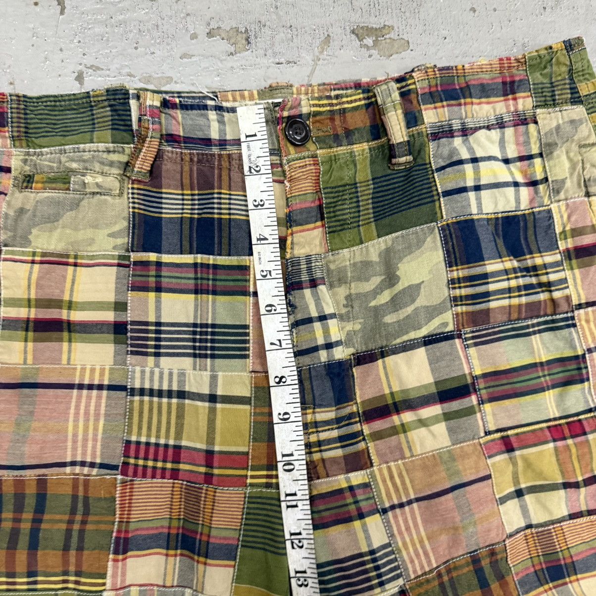 American Eagle Outfitters American Eagle Patchwork Madras Plaid Camo Jorts Size US 38 / EU 54 - 4 Thumbnail