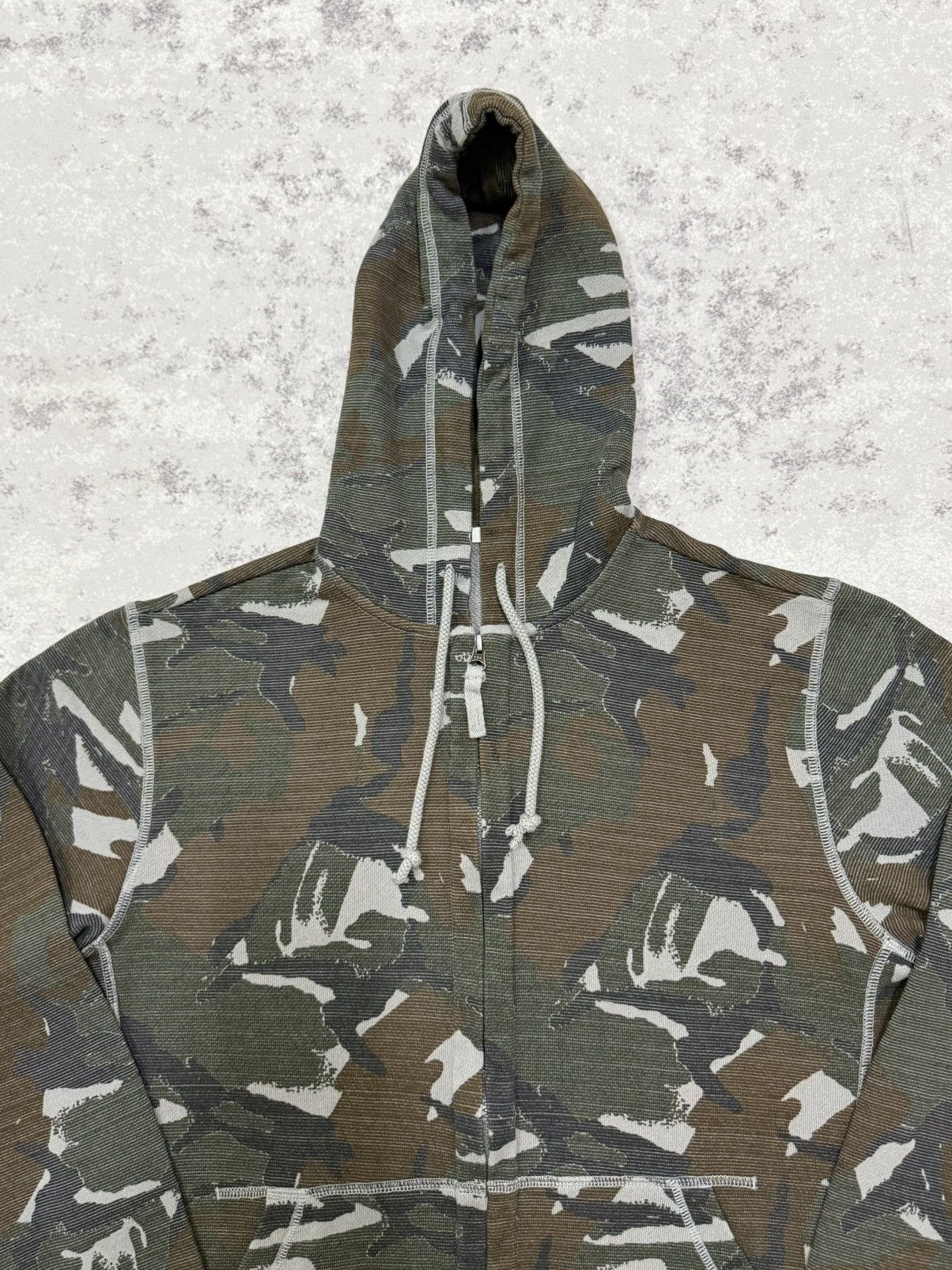 Uniqlo Uniqlo Camo Paternz Zip Up Sweater Hoodie Size US M / EU 48-50 / 2 - 3 Thumbnail