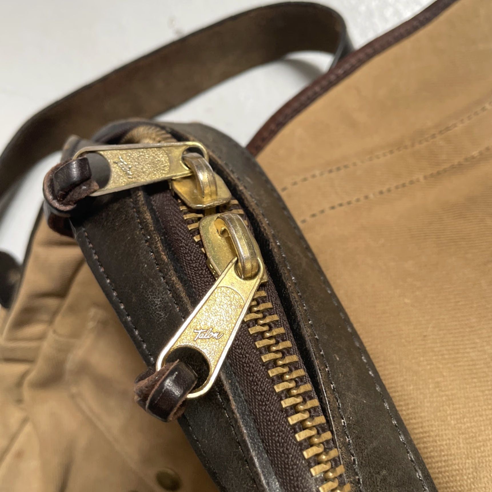 Filson VINTAGE Filson Backpack One size Brown Canvas Leather Cotton 1990s USA Rugged Hiking Travel Rucksack Zipper Talon Size ONE SIZE - 6 Thumbnail
