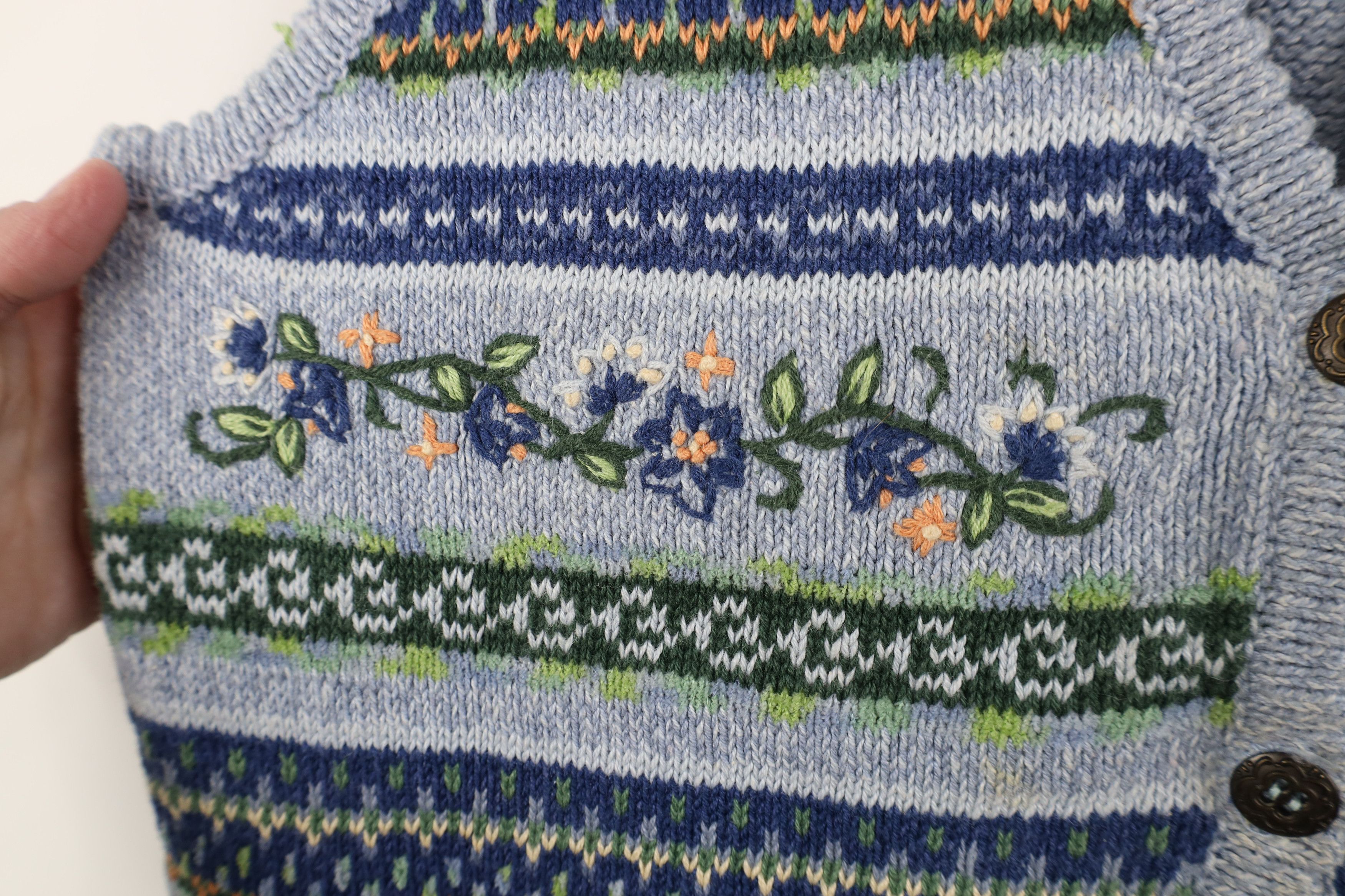 Vintage Vintage 90s Streetwear Embroidered Fair Isle Sweater Vest Size S / US 4 / IT 40 - 8 Thumbnail