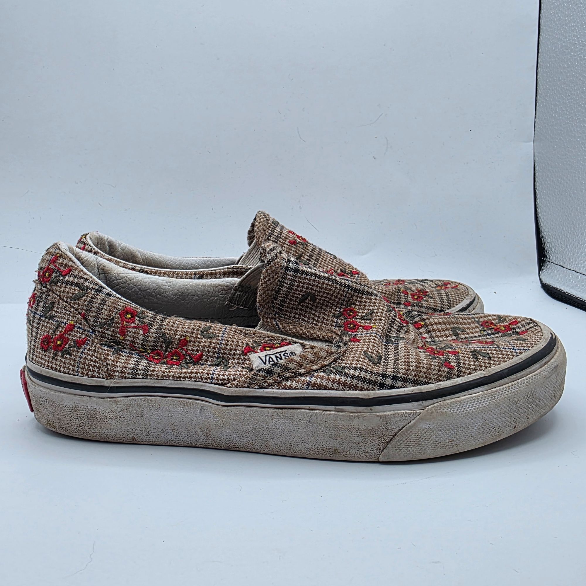Vans Vans Classic Glen Plaid Floral Women Size 5 Slip On Shoes Ca Size US 5 / IT 35 - 12 Thumbnail