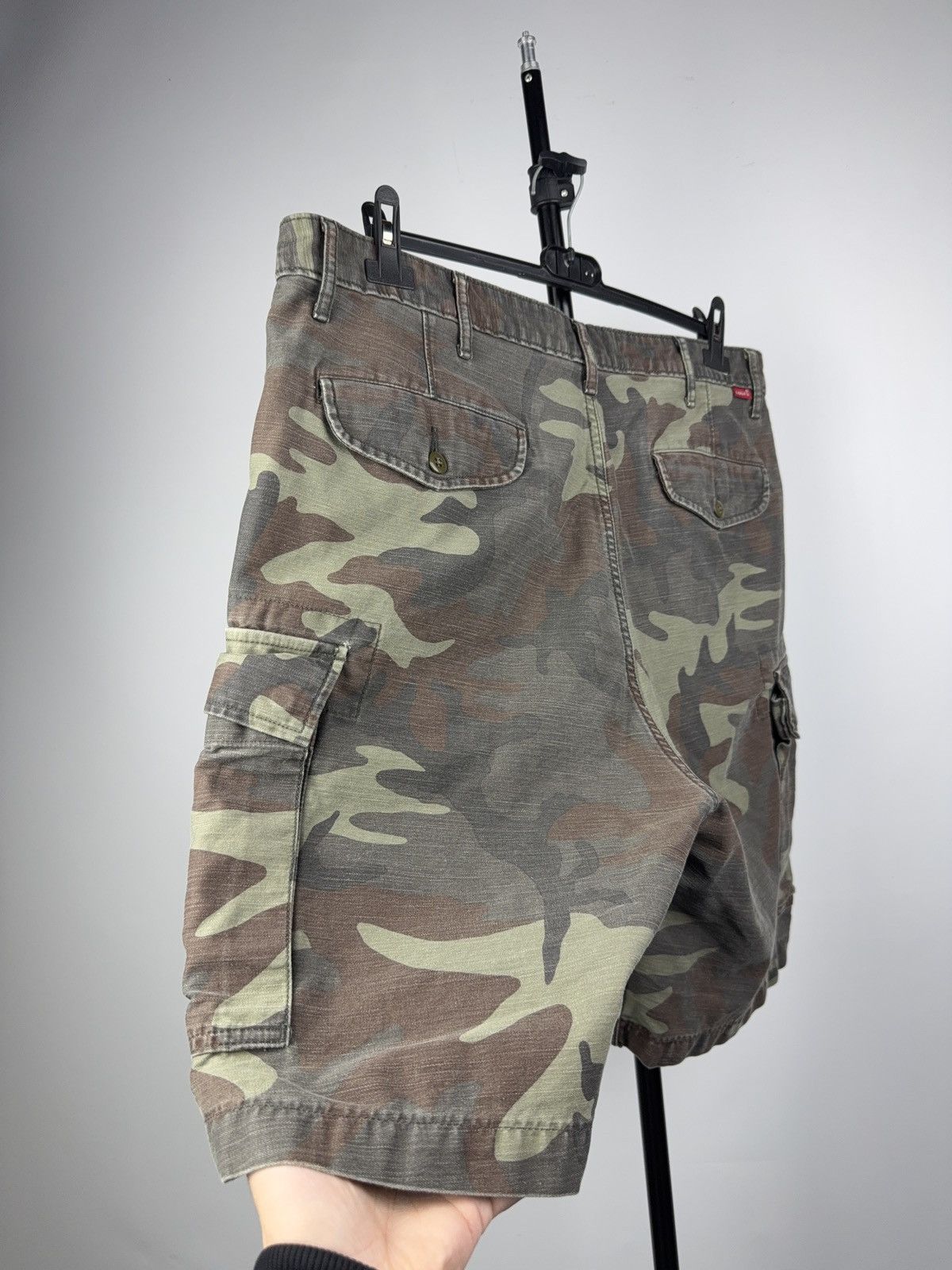 Levi's Retro Y2K 00s Levi’s Camo Cargo Shorts Label Utility Fit Size US 36 / EU 52 - 7 Thumbnail