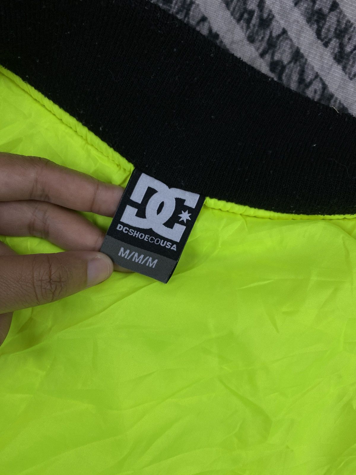 DC Vintage Dcshoecousa Neon Green Liner Zip-Up Bomber Jacket Size US XL / EU 56 / 4 - 11 Thumbnail