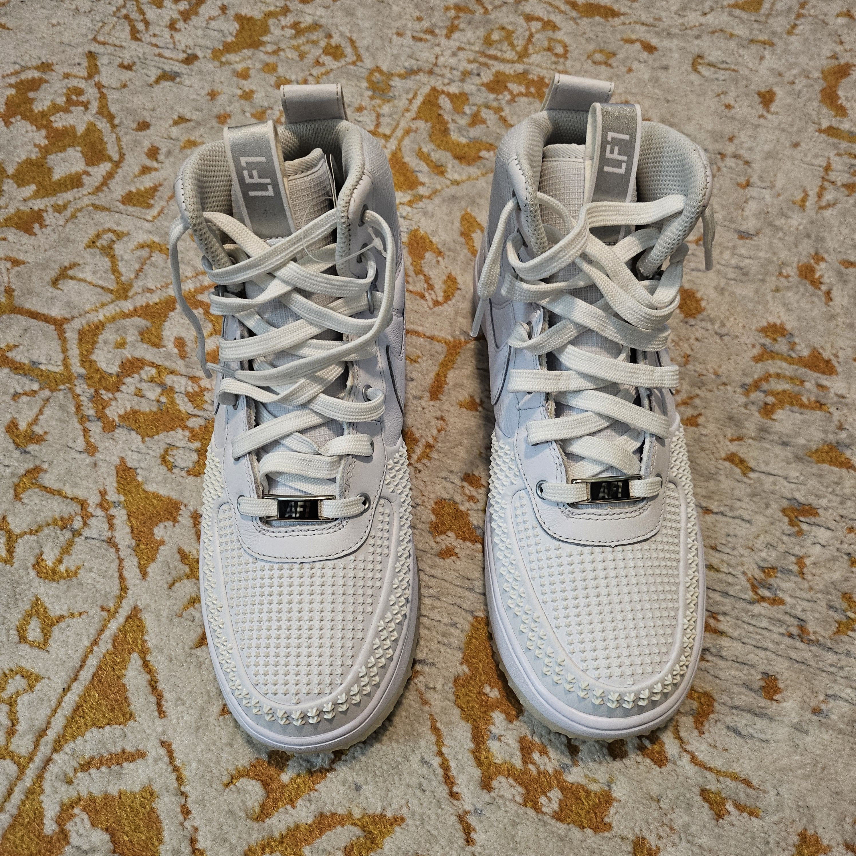 Nike Nike Air Force 1 "LF1 Duckboot Triple White" Size US 7 / EU 40 - 3 Thumbnail