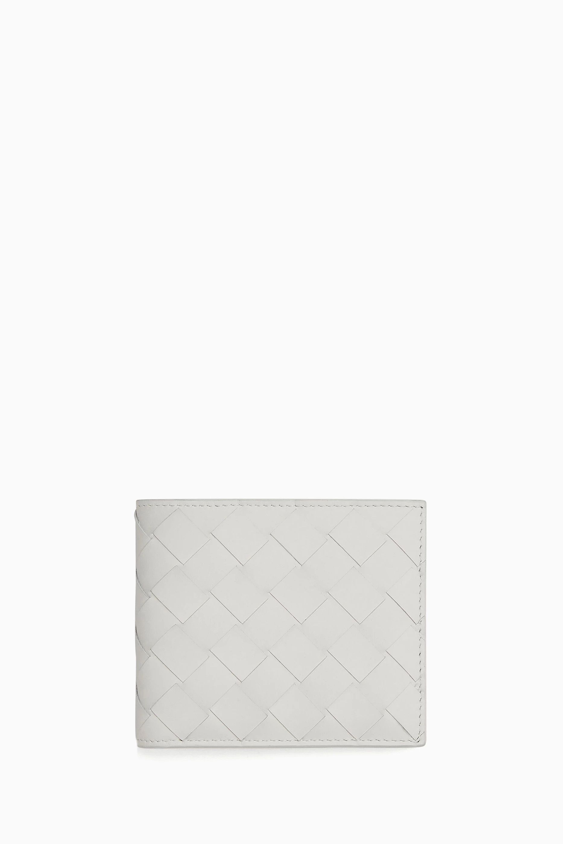 o1n1vont0624 Size: OS / Bi-Fold Wallet in White