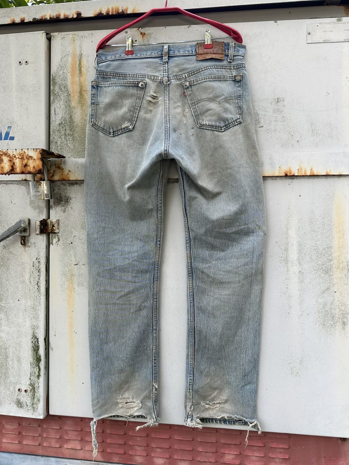 Levi's Vintage Clothing 👹Vintage THRASHED Levis 501 Patchwork Baggy Jeans Size US 33 - 9 Thumbnail