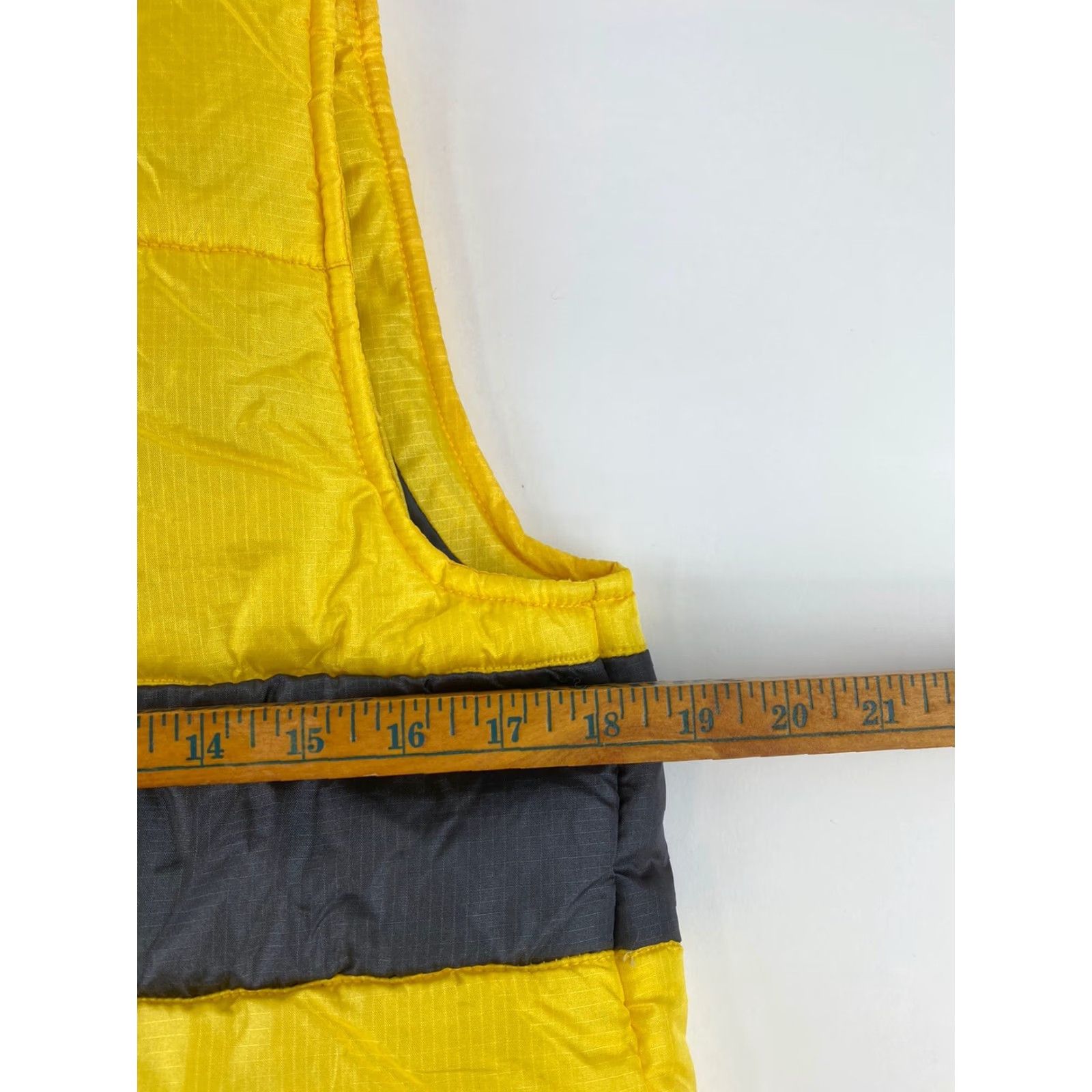 Polo Ralph Lauren Polo Ralph Lauren Vest Mens Small Yellow Sleeveless Puffer Jacket Coat Nylon Polyester Yellow Puffer Vest Mens S Size US S / EU 44-46 / 1 - 3 Thumbnail