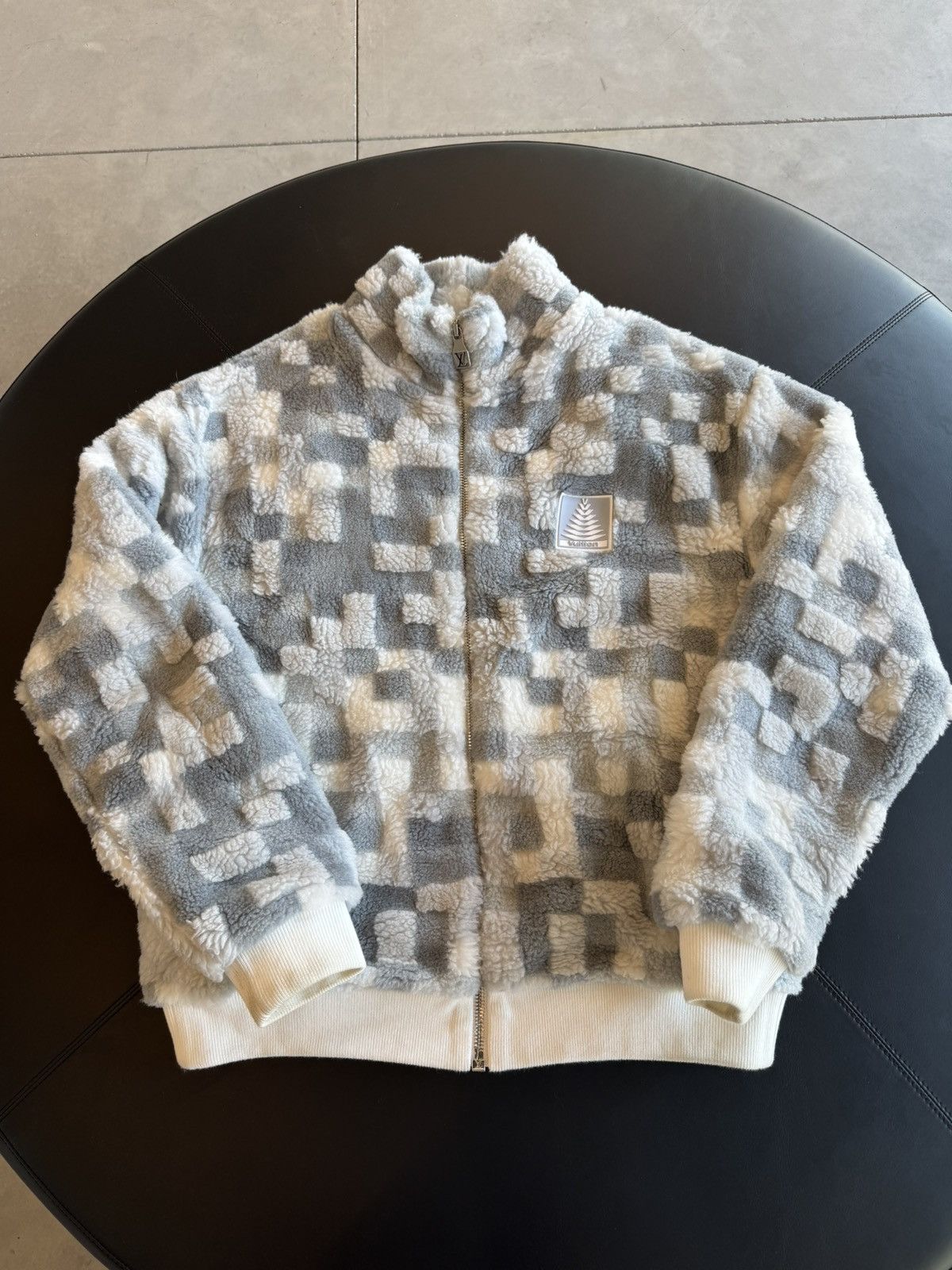 Louis Vuitton Louis Vuitton Damoflage Fleece Jacket 2025 white grey Size US M / EU 48-50 / 2 - 1 Thumbnail