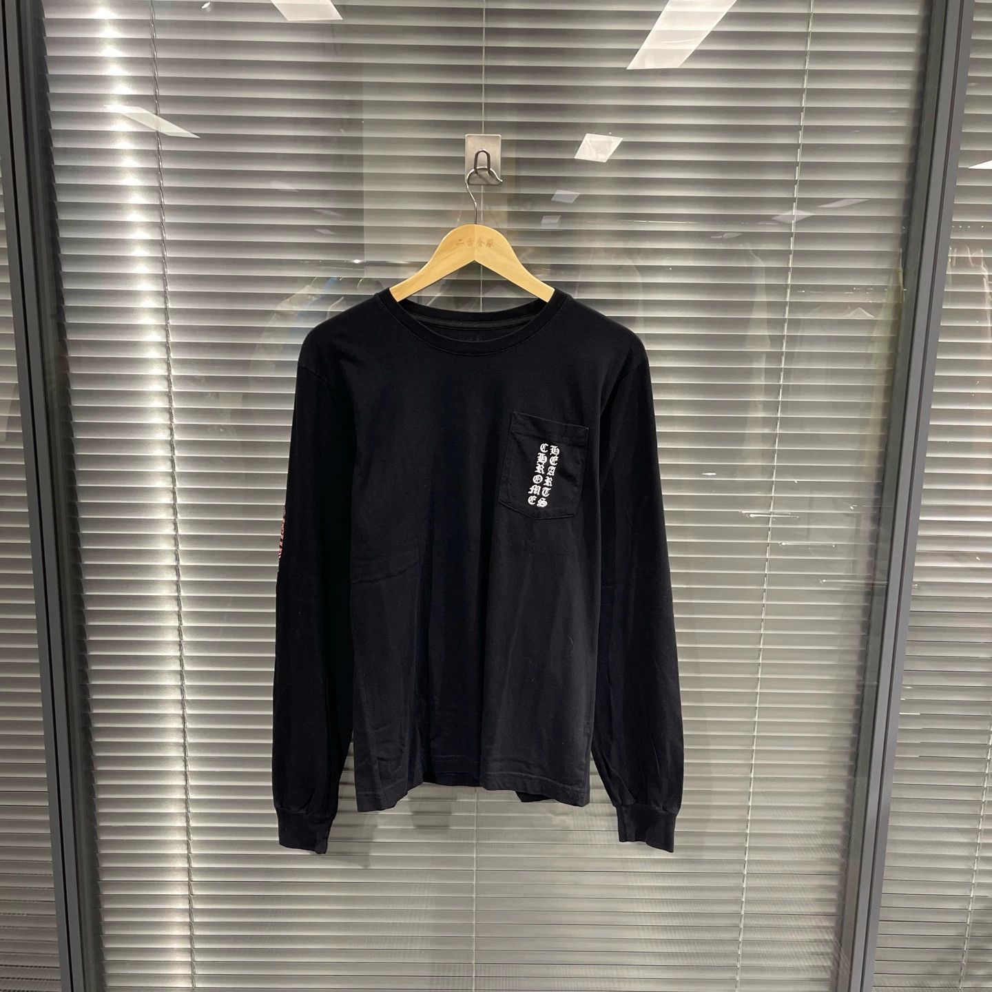 Chrome Hearts Chrome Hearts long sleeve red Sanskrit print L99new Size US L / EU 52-54 / 3 - 1 Thumbnail