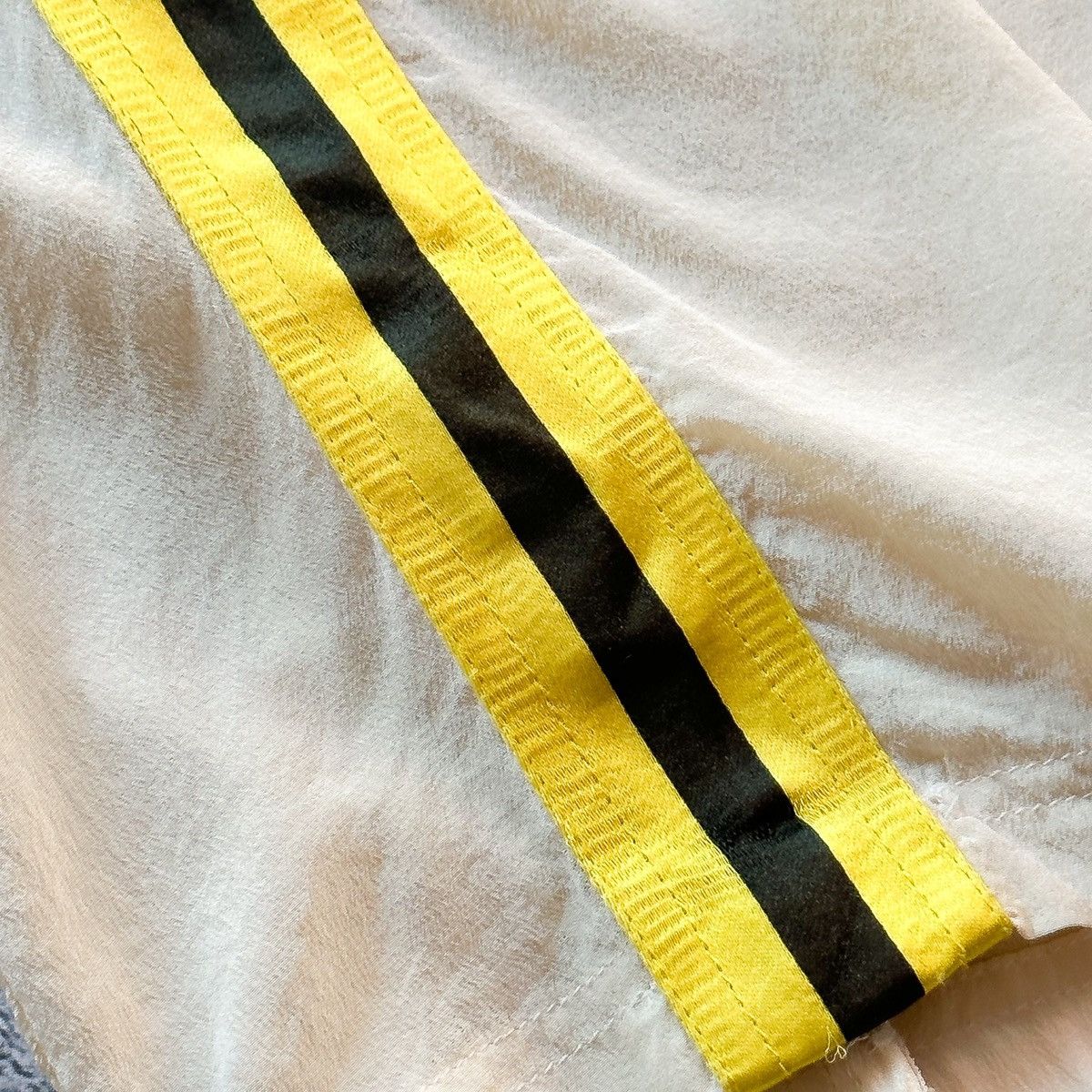 Gucci Gucci Tom Ford Era SS2004 Runway Silk Track pants Size US 32 / EU 48 - 4 Thumbnail
