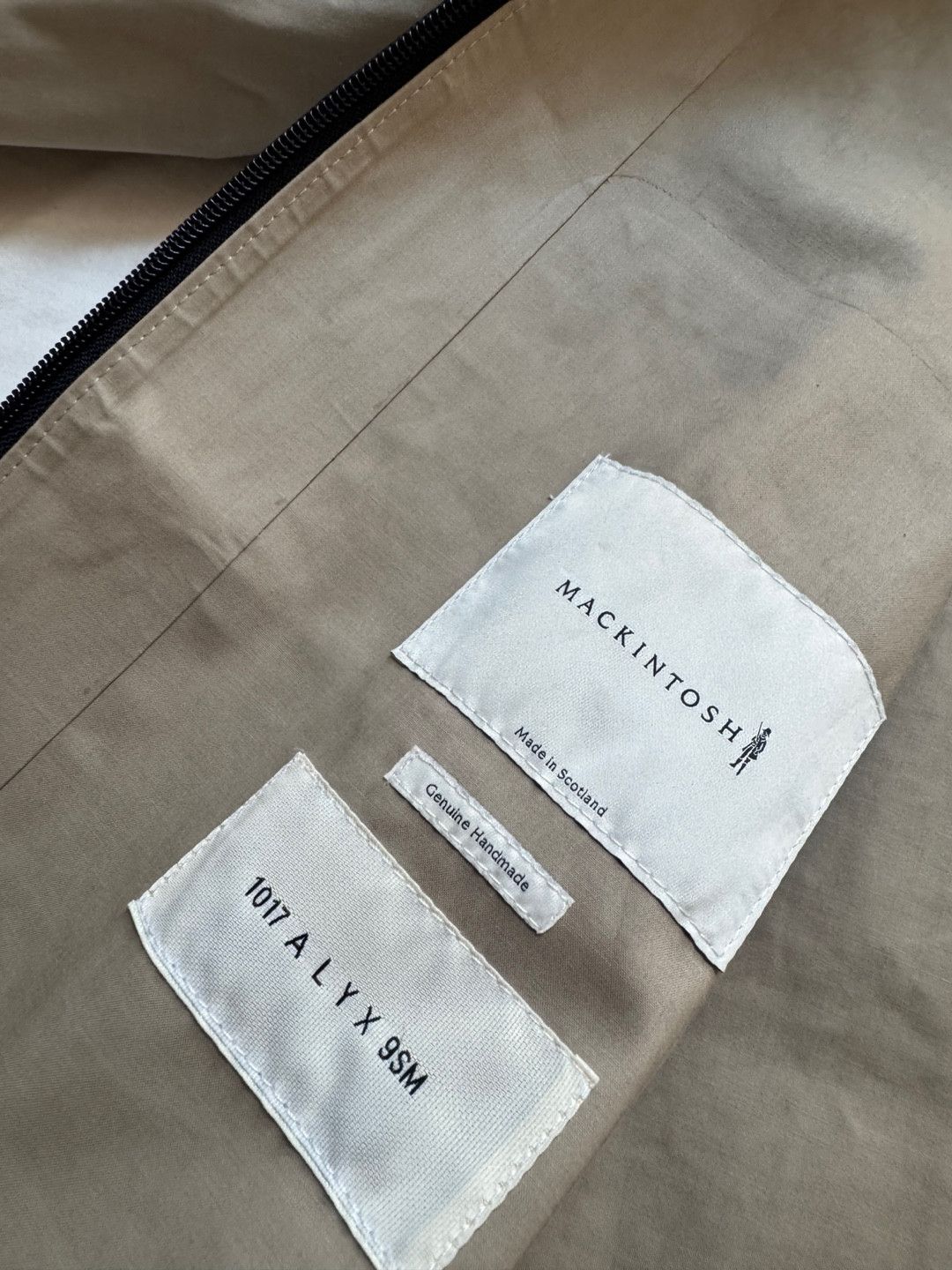 1017 ALYX 9SM × Mackintosh AW19 1017 ALYX 9SM x MACKINTOSH BUCKLE Jacket Jumper COAT Size US L / EU 52-54 / 3 - 14 Thumbnail