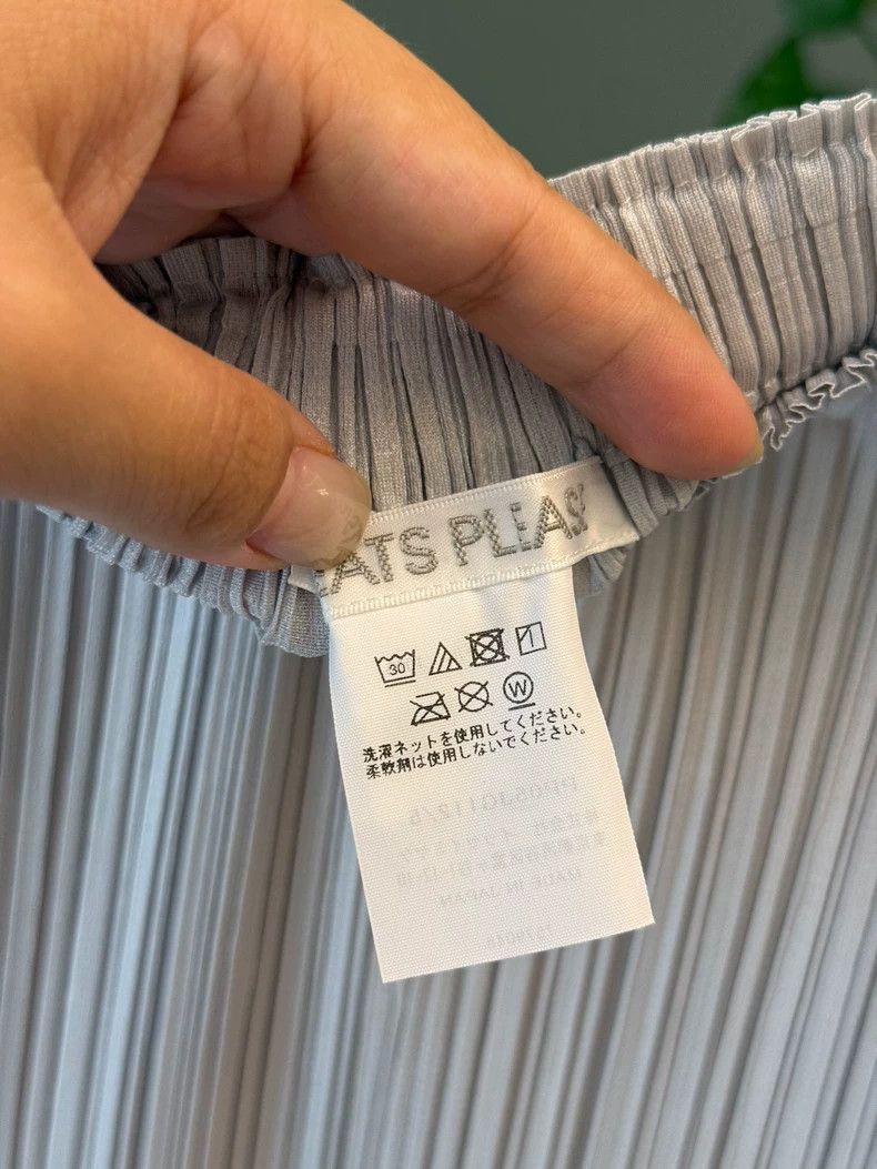 Issey Miyake Issey Miyake size:5 Light grey pleated skirt Size 42" / US 20 - 2 Thumbnail
