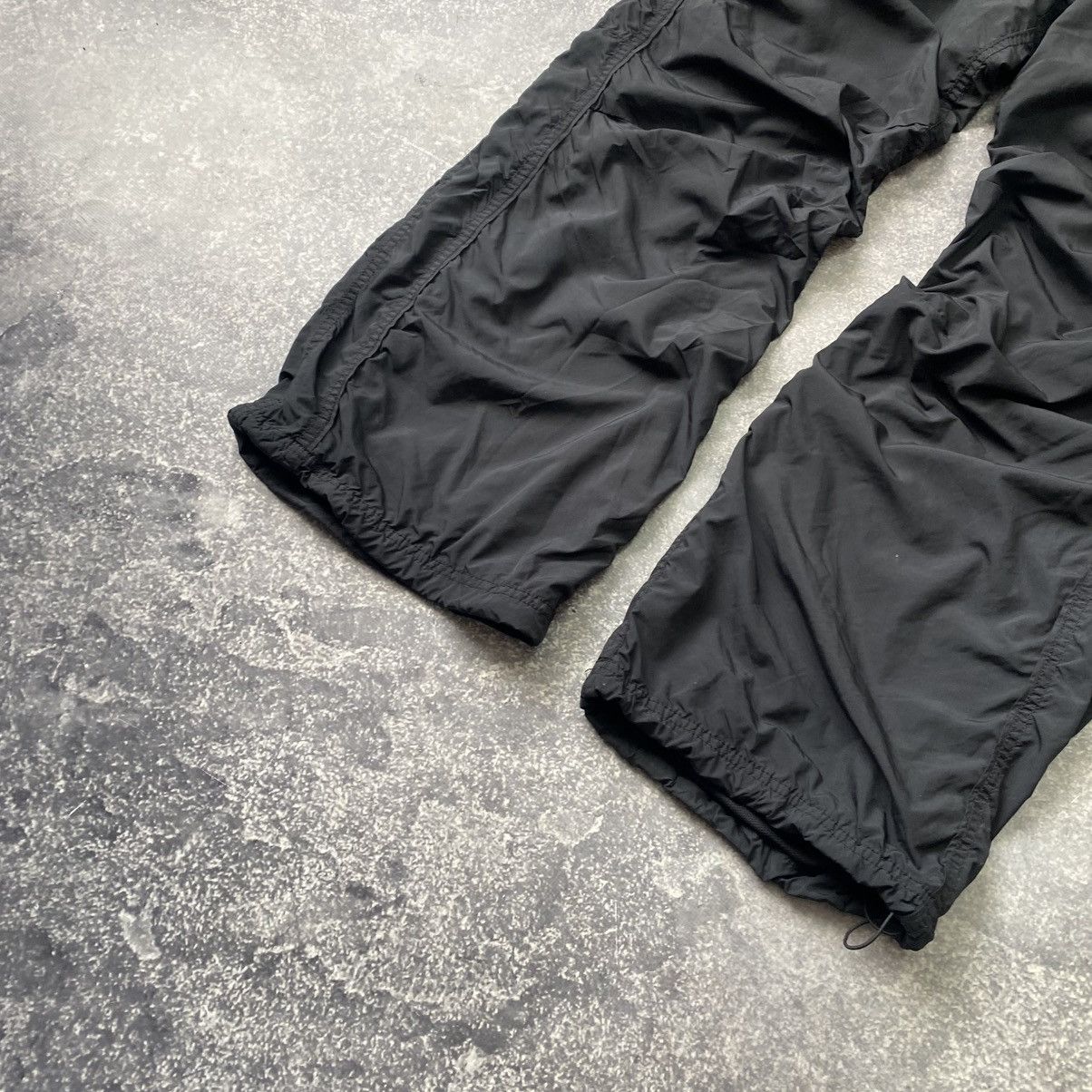 Nike Vintage Nike Trucked Nylon Parachute Baloon y2k pants Size 30" / US 8 / IT 44 - 8 Thumbnail