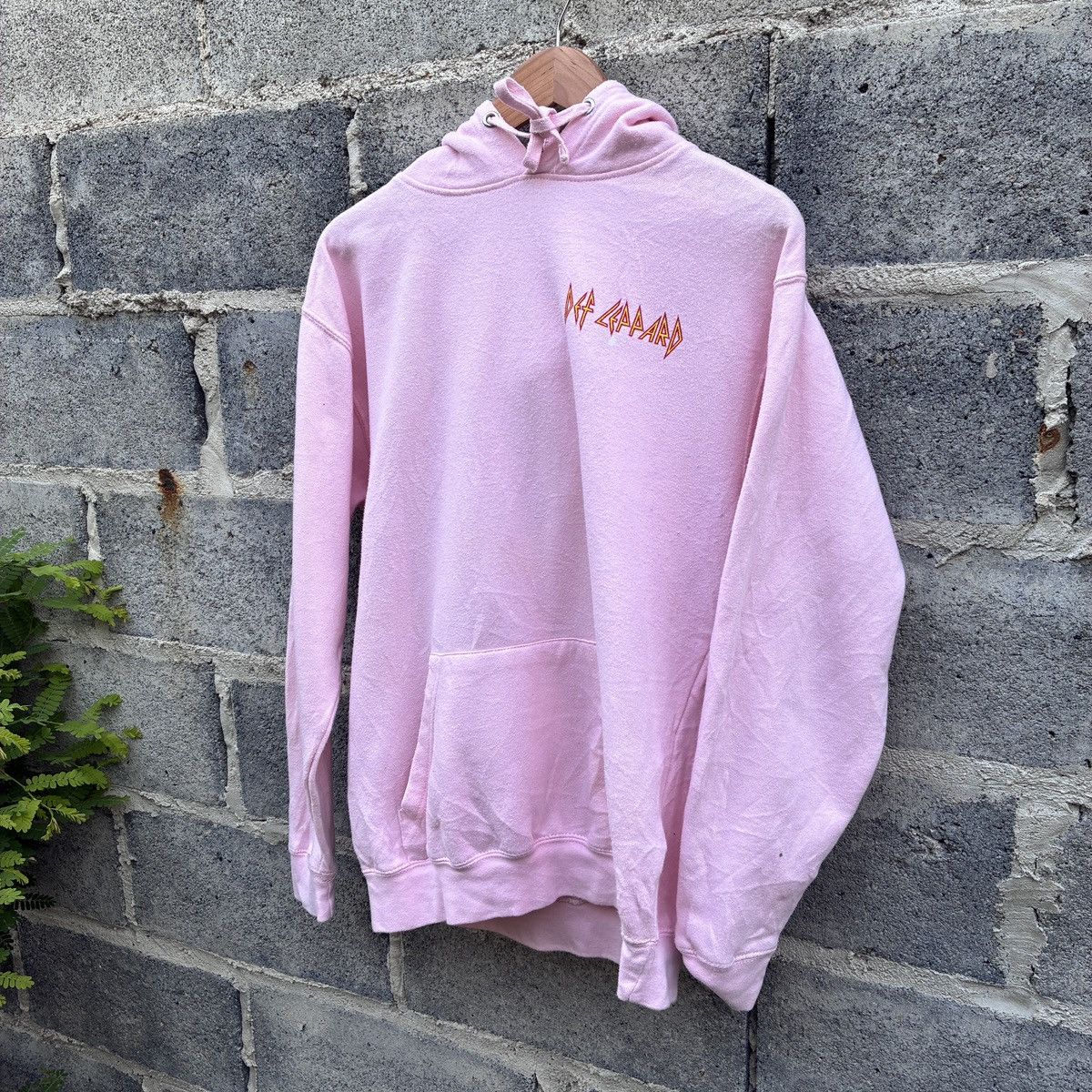 Band Tees × Def Leppard Def Leppard Animal Pink Hoodies Size US M / EU 48-50 / 2 - 8 Thumbnail