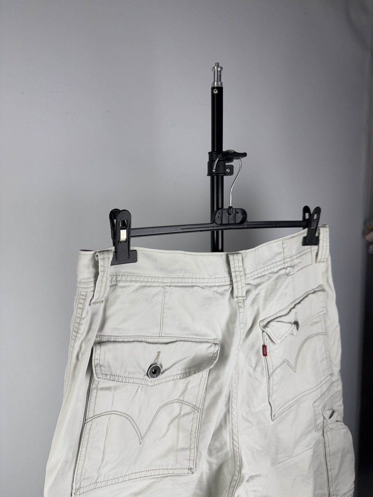 Levi's × Vintage Crazy Vintage 00s Baggy Skater Style Levis Cargo Shorts Size US 33 - 11 Thumbnail