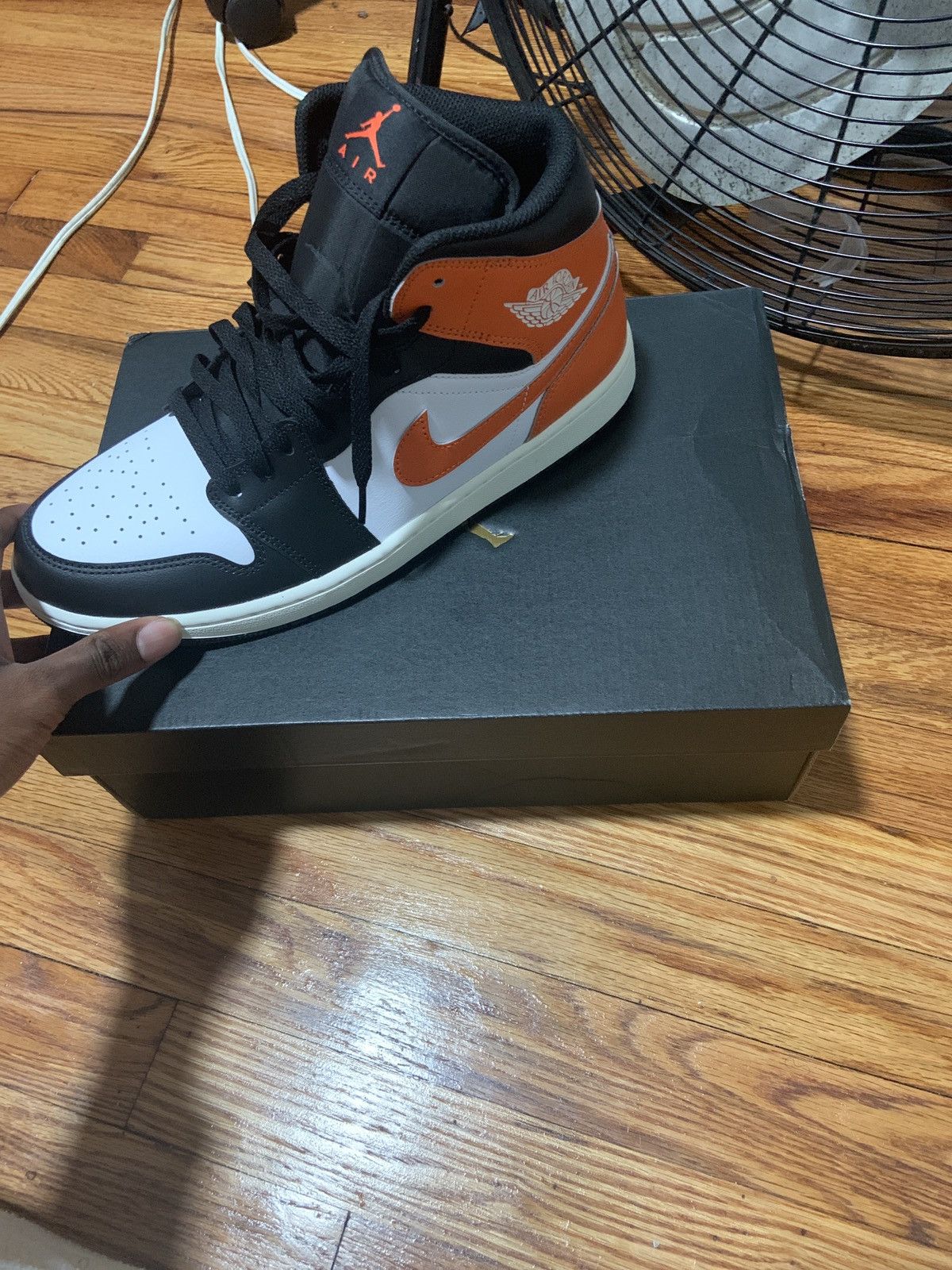 Jordan Brand Jordan 1s “STARFISH” colorway Size US 11 / EU 44 - 7 Thumbnail