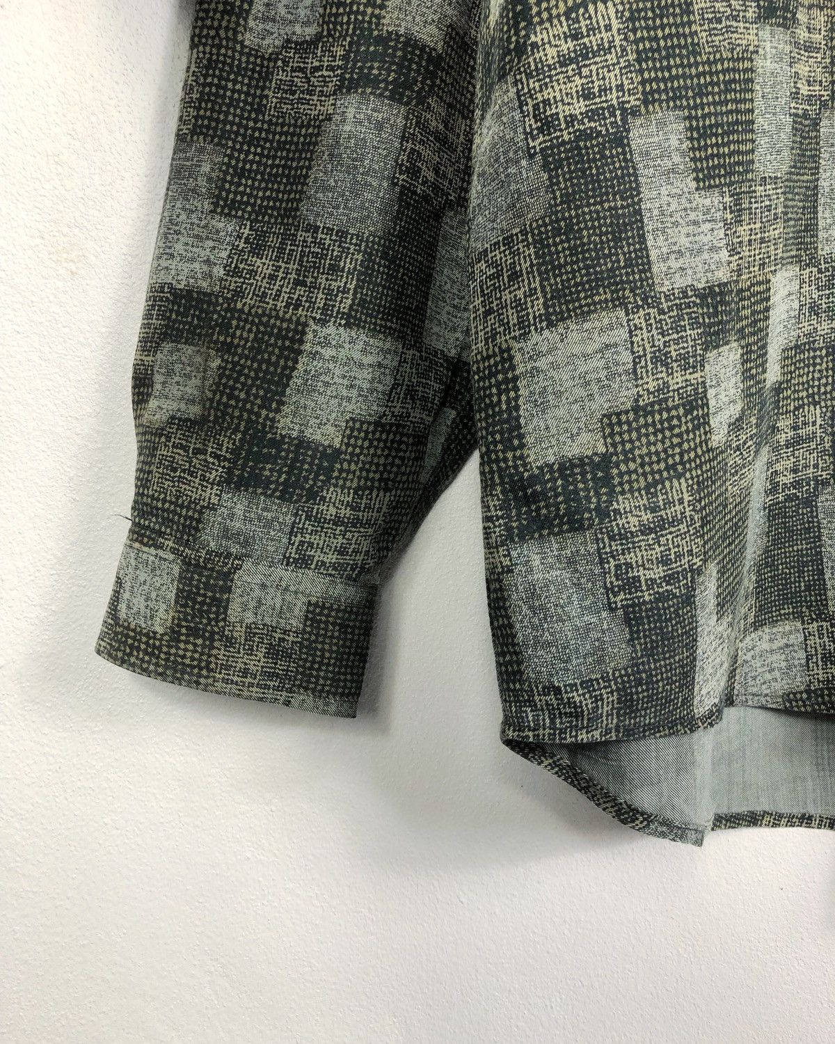 Gianni Valentino × Valentino × Vintage Vintage Gianni Valentino Italy Button Ups Shirt Nice Design Size US XL / EU 56 / 4 - 5 Thumbnail