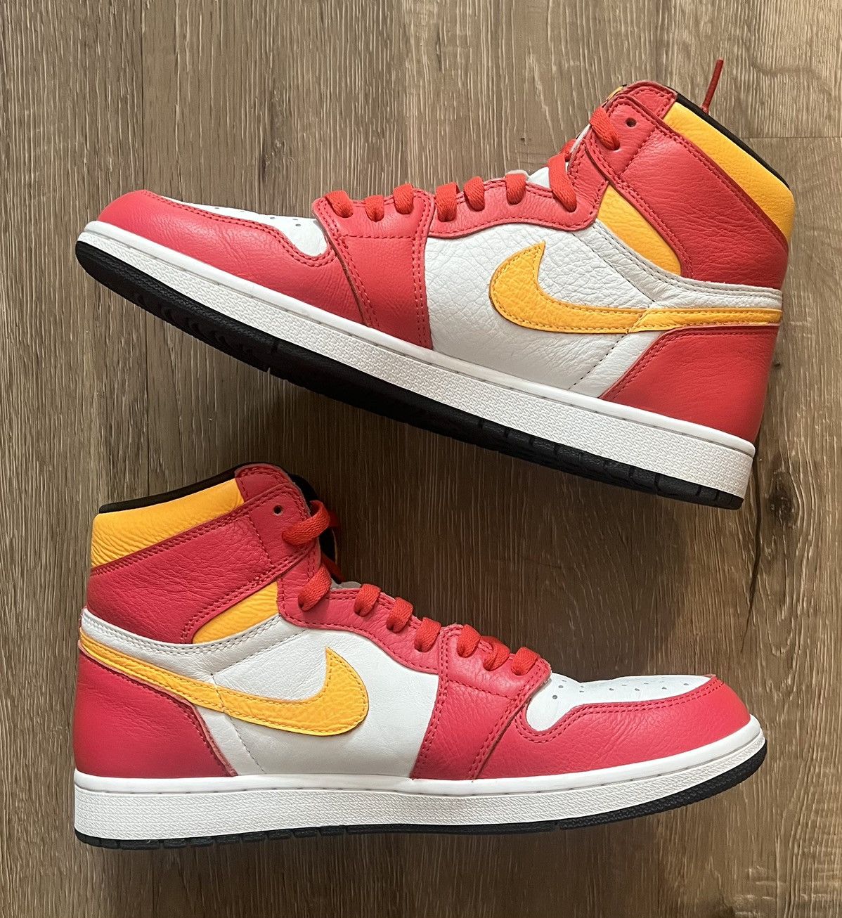 Jordan Brand Air Jordan 1 High Retro Red Light Fusion Size 11 Size US 11 / EU 44 - 2 Thumbnail