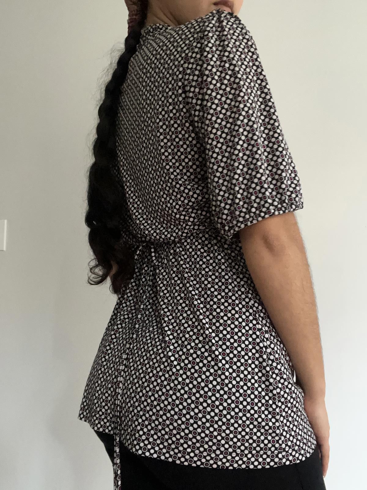 Other Women’s patterned stretchy tight top with frilly neckline Size L / US 10 / IT 46 - 4 Thumbnail