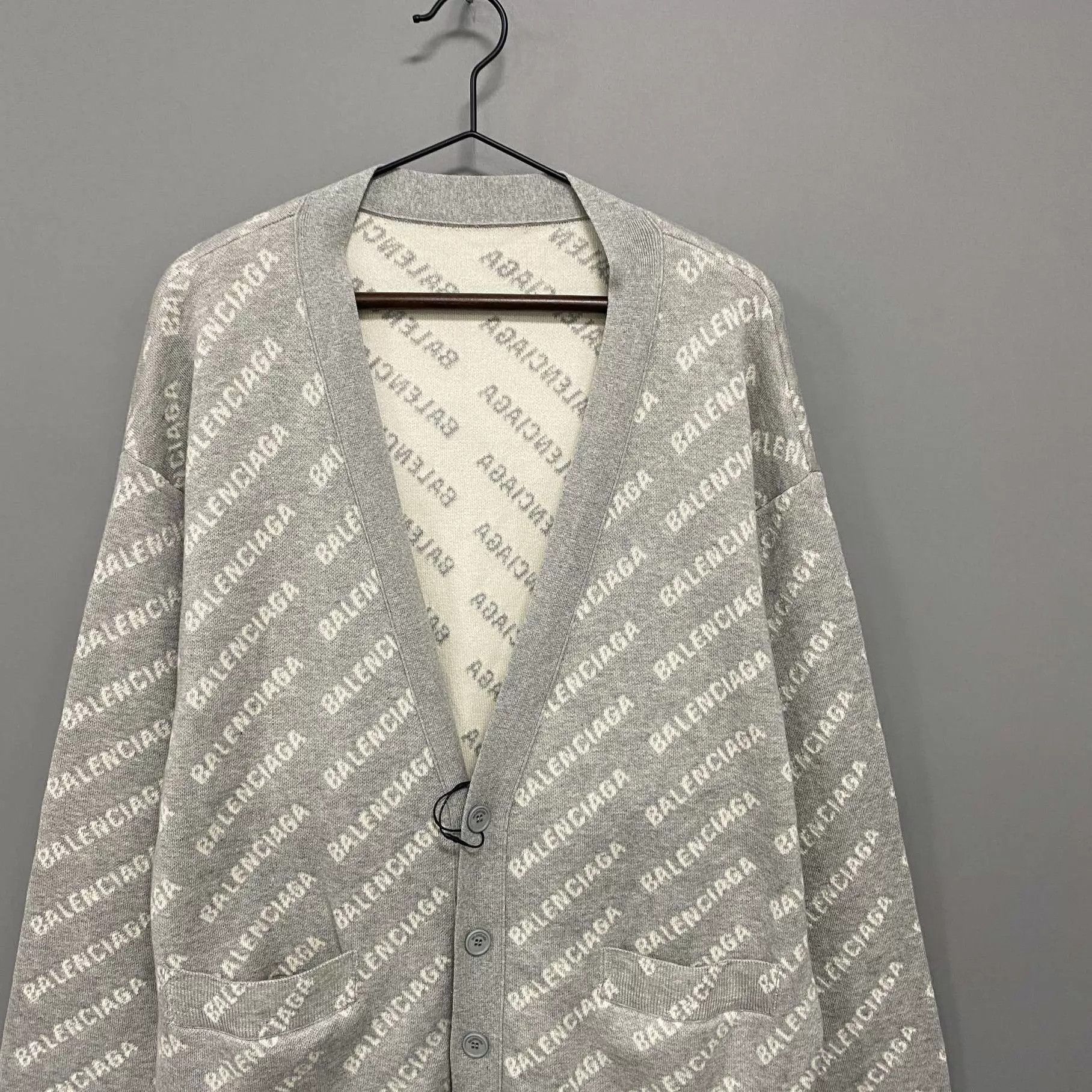 Balenciaga Balenciaga gray & white all over print cardy size 2 Size US M / EU 48-50 / 2 - 2 Thumbnail
