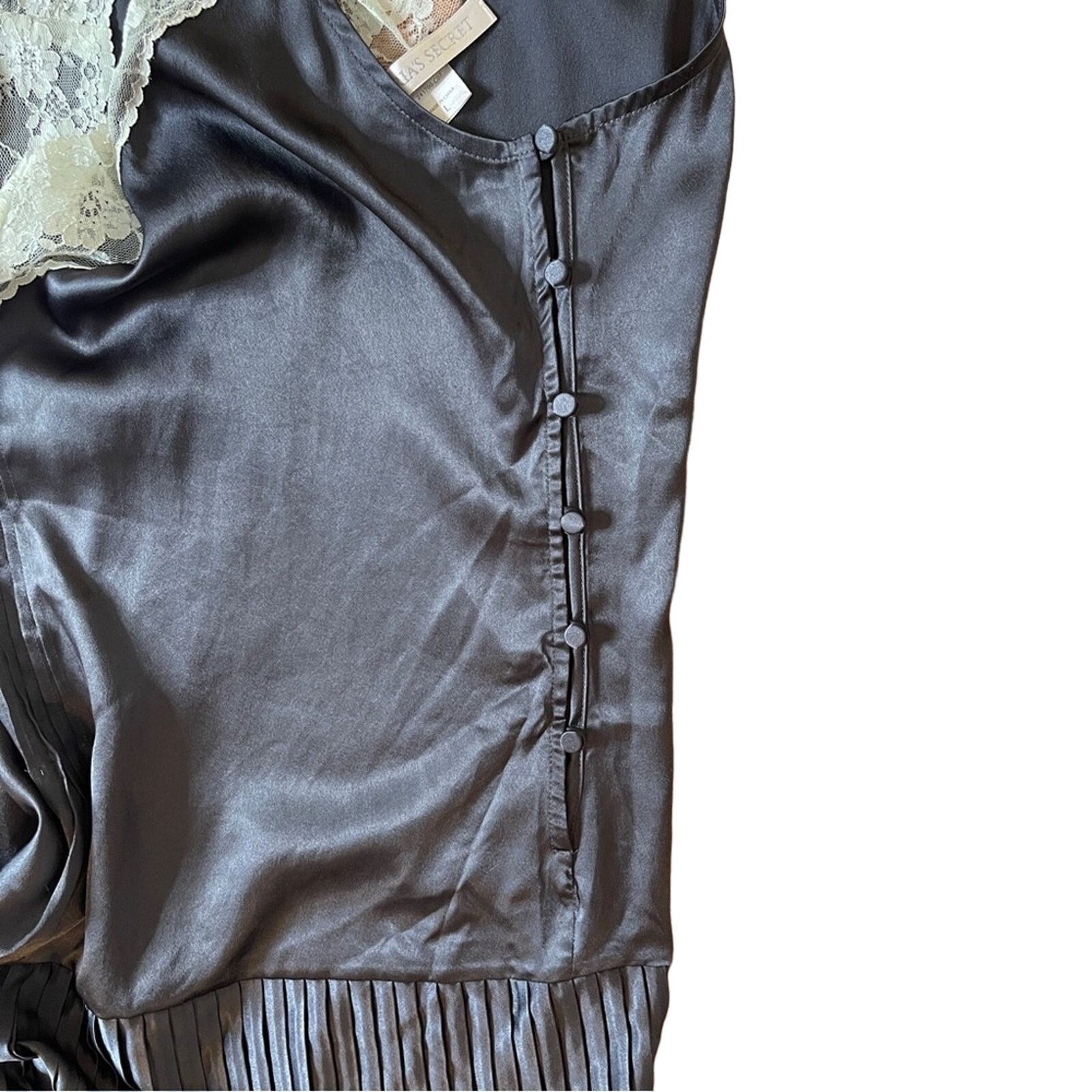 Victoria's Secret Victoria Secret Satin Pleated Baby Doll Romper Size L / US 10 / IT 46 - 4 Thumbnail