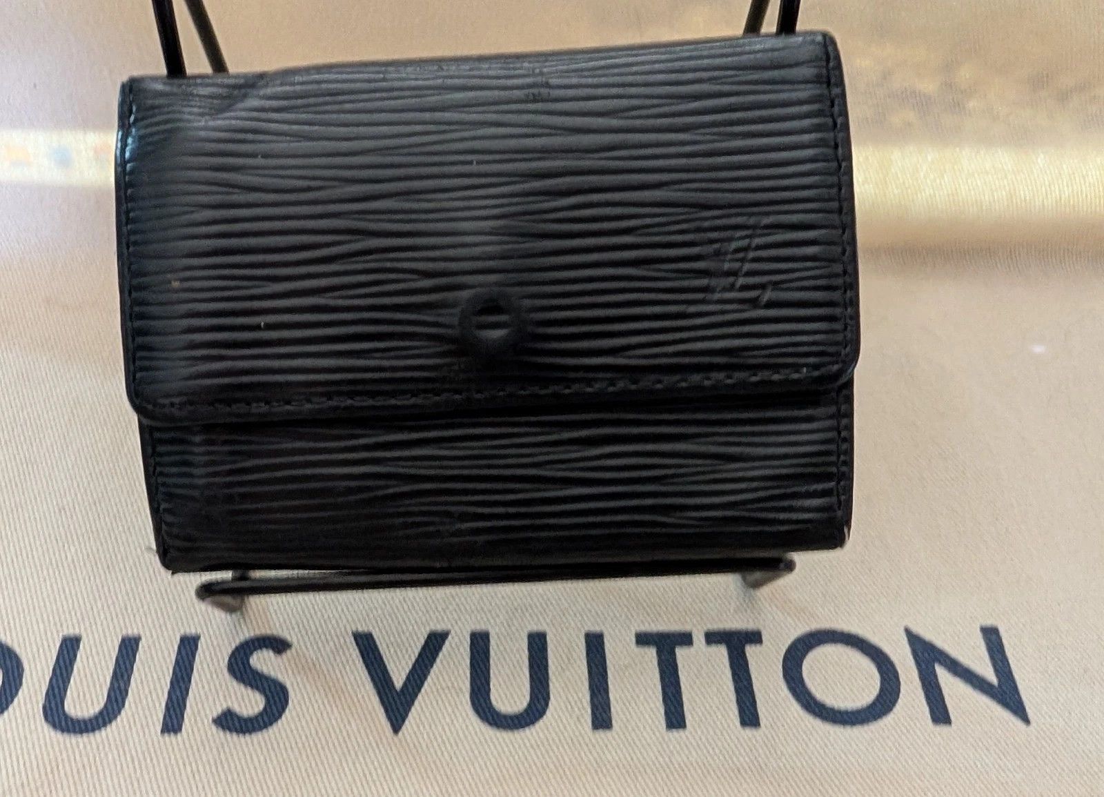 Louis Vuitton LOUIS VUITTON Epi Leather Key Holder CA0032 Black Vintage Size ONE SIZE - 1 Thumbnail